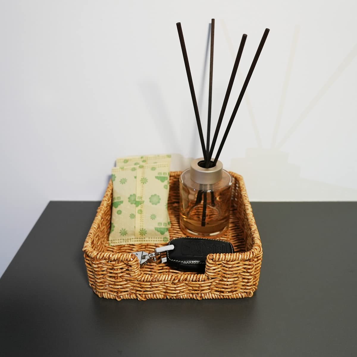 Servilletero de ratán tejido para restaurante, cocina, baño, 7.3 x 7.3 x 2.4 pulgadas (amarillo oscuro)