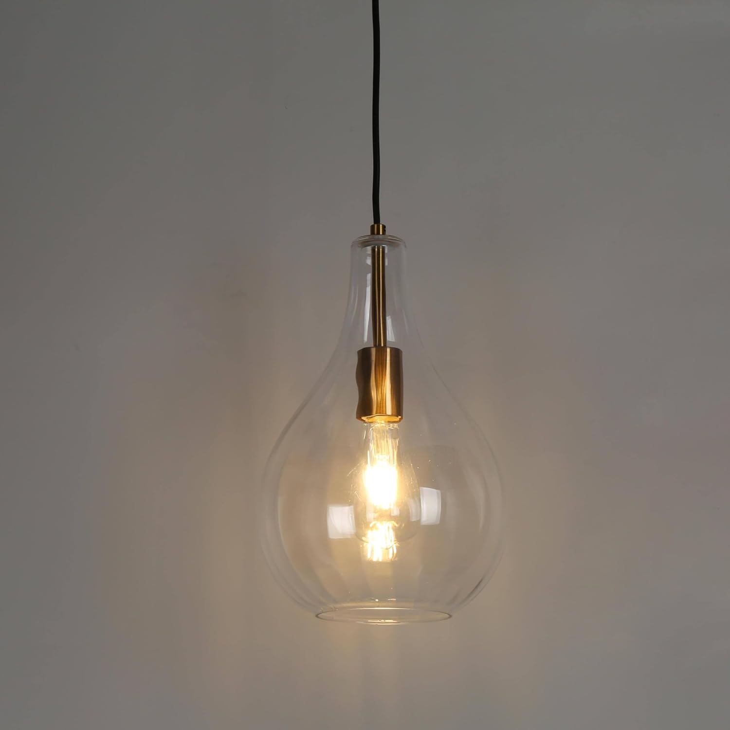 Uolfin Pendant Light Fixtures, 1-Light Modern Gold Glass Pendant Lighting for Kitchen Island, Hanging Globe Light Fixtures in Electroplated Brass Finish for Dining Room Hallway Living Room Foyer