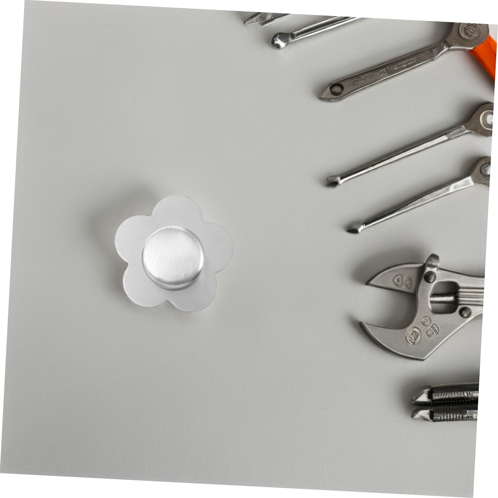 NUOBESTY Pesi Magnetici per Tovaglia in Acciaio Inox Argento, Facili da Installare e Rimuovere, Compatti e Pratici, per Decorazioni da Tavola Antivento