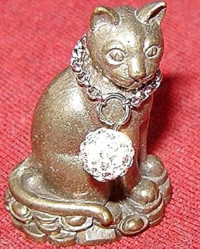 تمائم القطط التايلاندية هدية سحرية Nong Maew Riak Sap Treasure Calling cat 2554 BE Luang Phuu Kaambuu - معبد WatKutd Chompuu