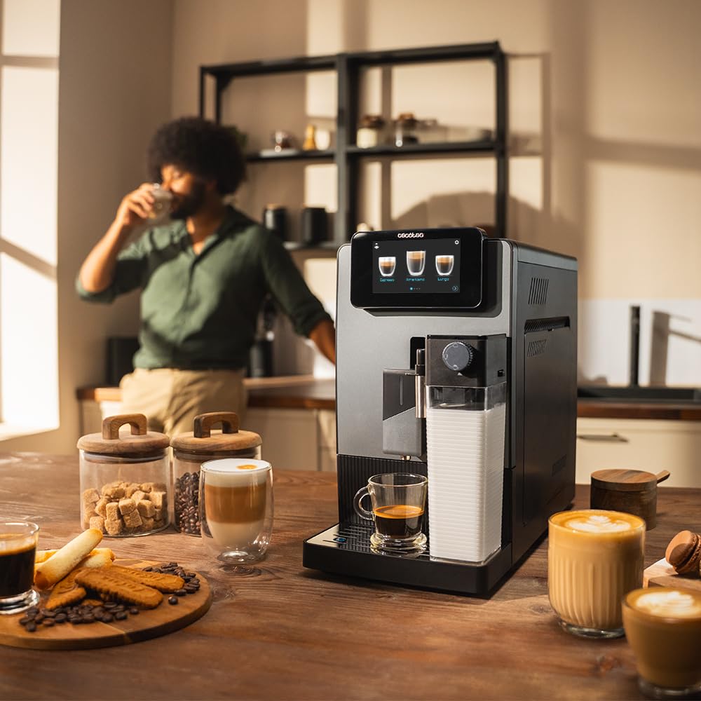 Cecotec Cremmaet Latte Touch Kaffeevollautomat, 19 bar, Thermoblock | 12 Getränke, 4 Profile, Wasser 1,1 l und 400 ml Milch, TFT-Display, konische Mühle, automatische Reinigung, höhenverstellbar