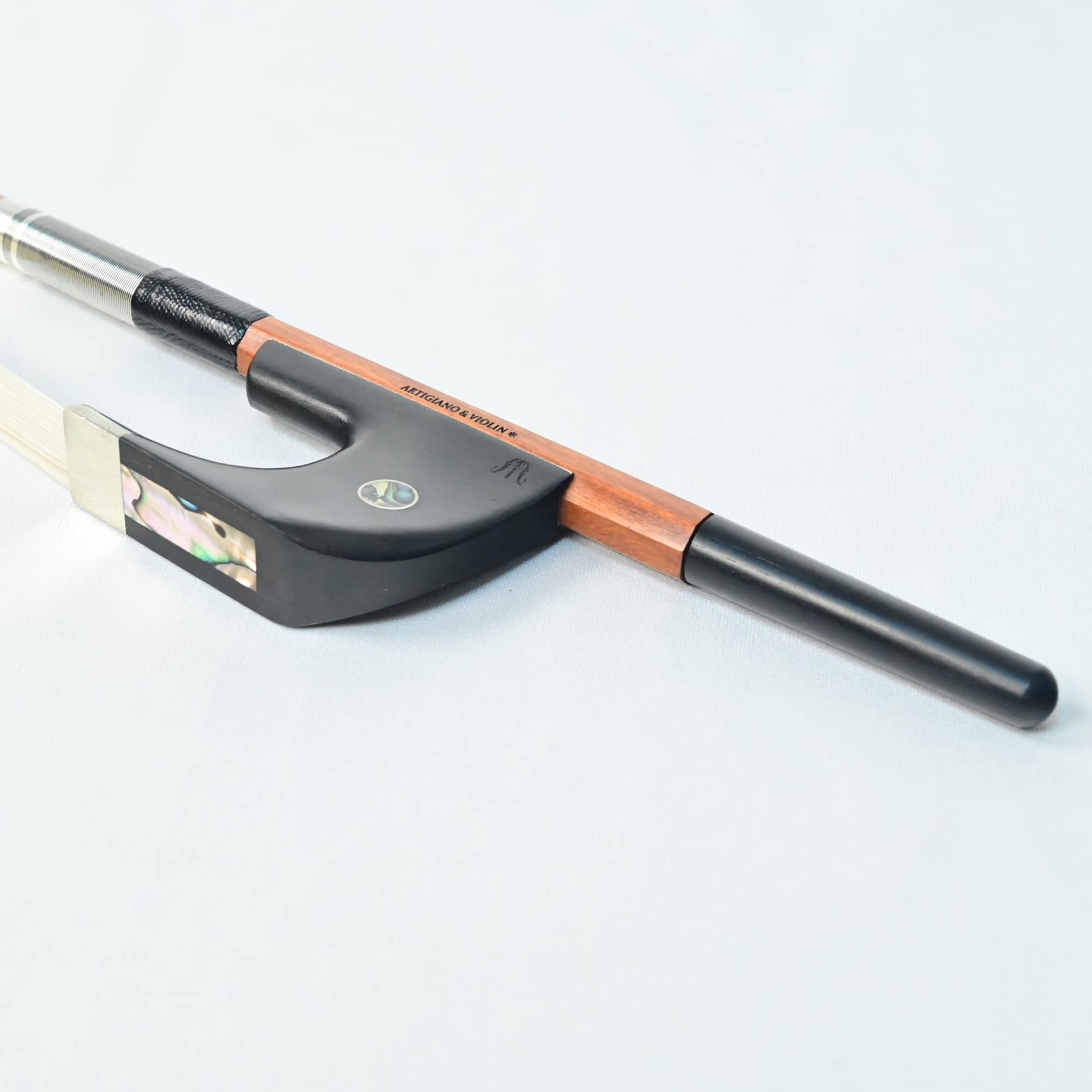 ◇ヨーロッパから輸入のOLD弓 4／4用 牛骨のフロッグ◇