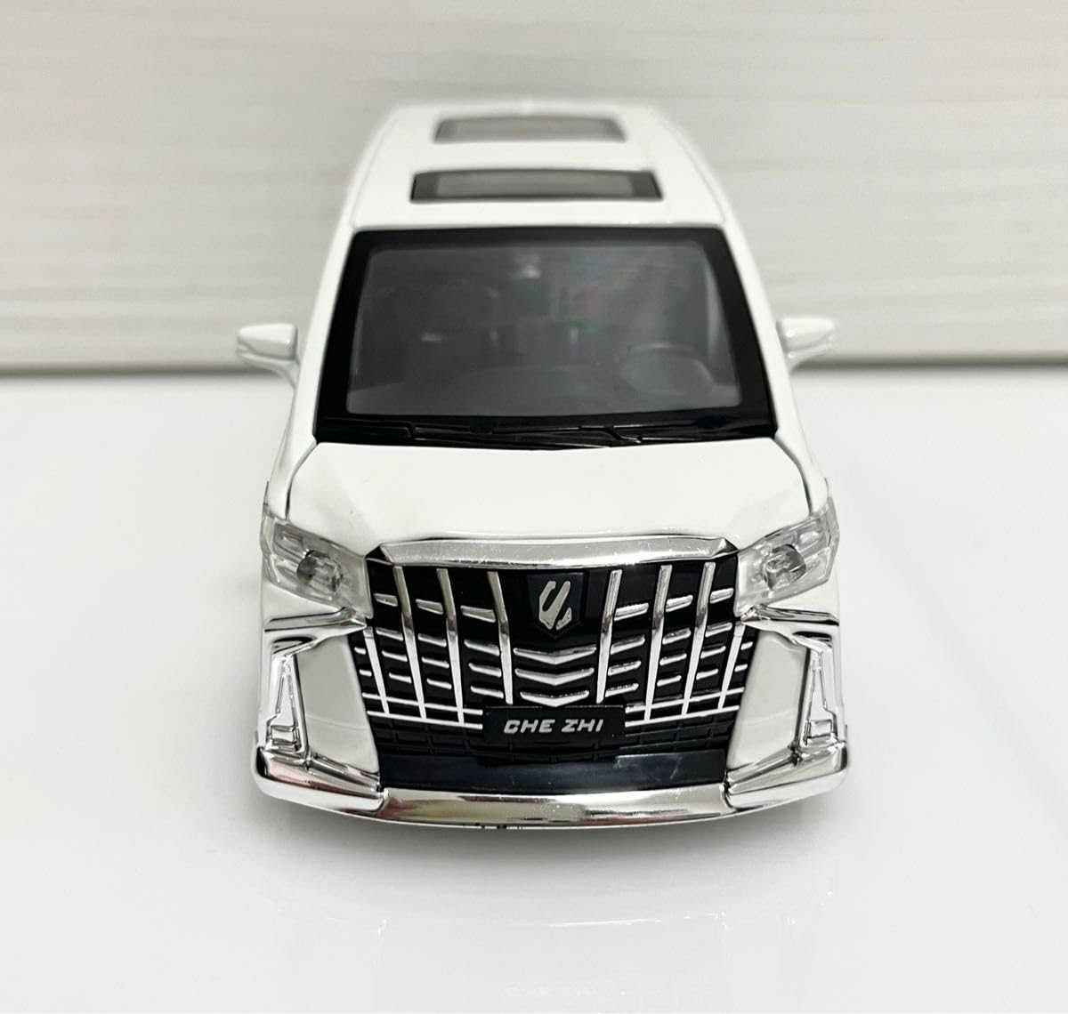 Amazon.co.jp: 《 》1 32 トヨタ アルファード ミニカー : おもちゃ