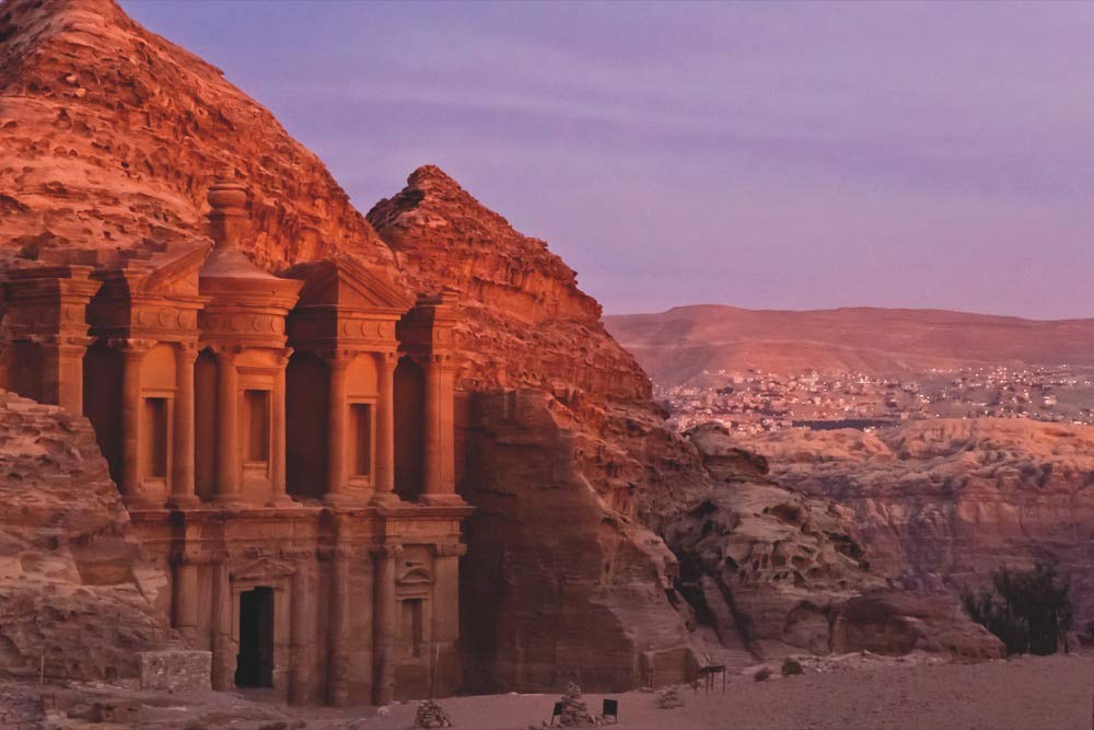 100 Highlights Israel mit Palästina und Jordanien. Alle Ziele, die Sie gesehen haben sollten. Kulturelle Schätze, bizarre Landschaften, lebendige Städte, Strände und Wüsten.