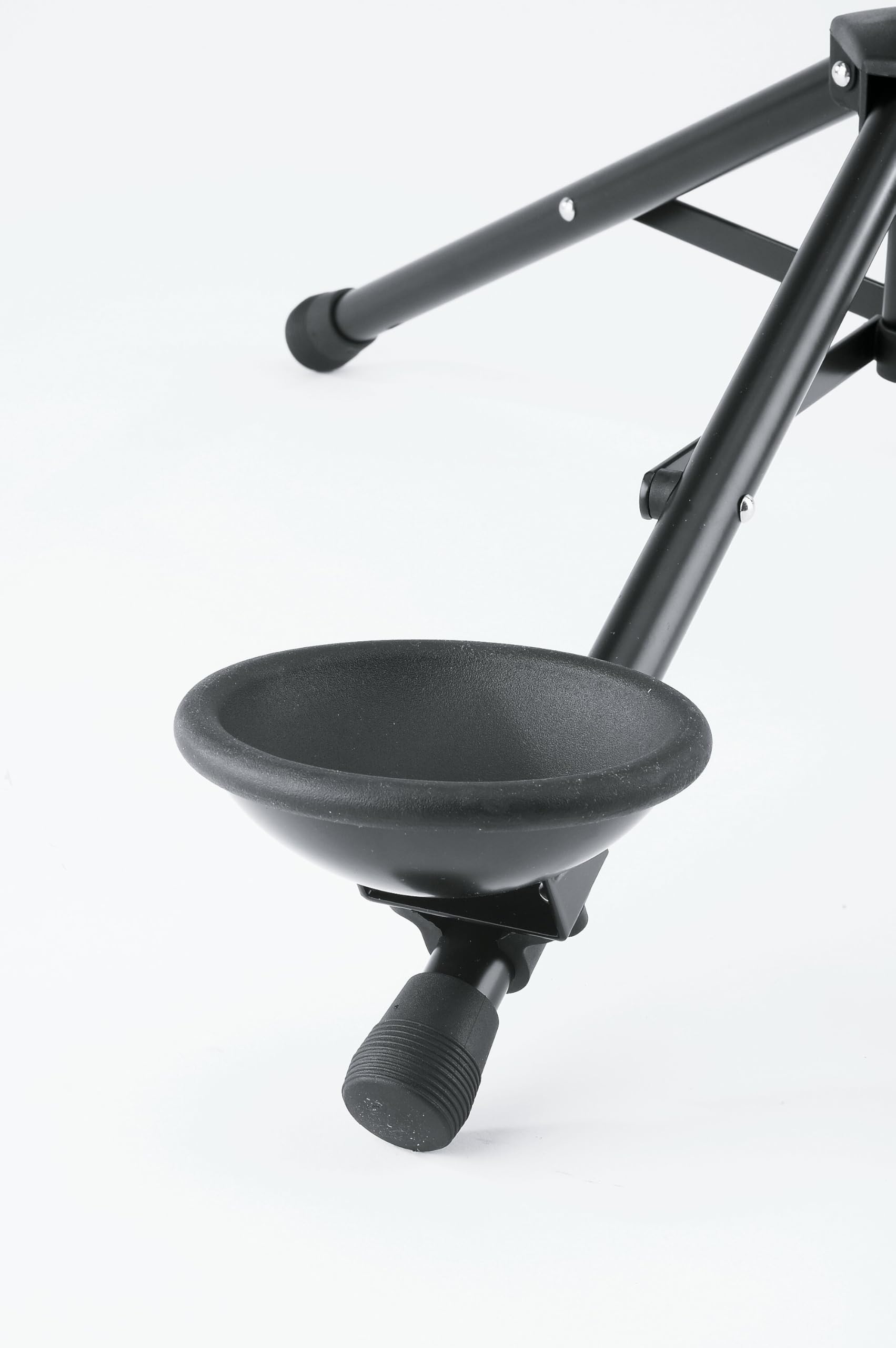 K&M 15045 Stand per doppio fagotto, nero, in acciaio - Larghezza pinza 26,2 cm - Base di appoggio ampia - Altezza regolabile fino a 120 cm