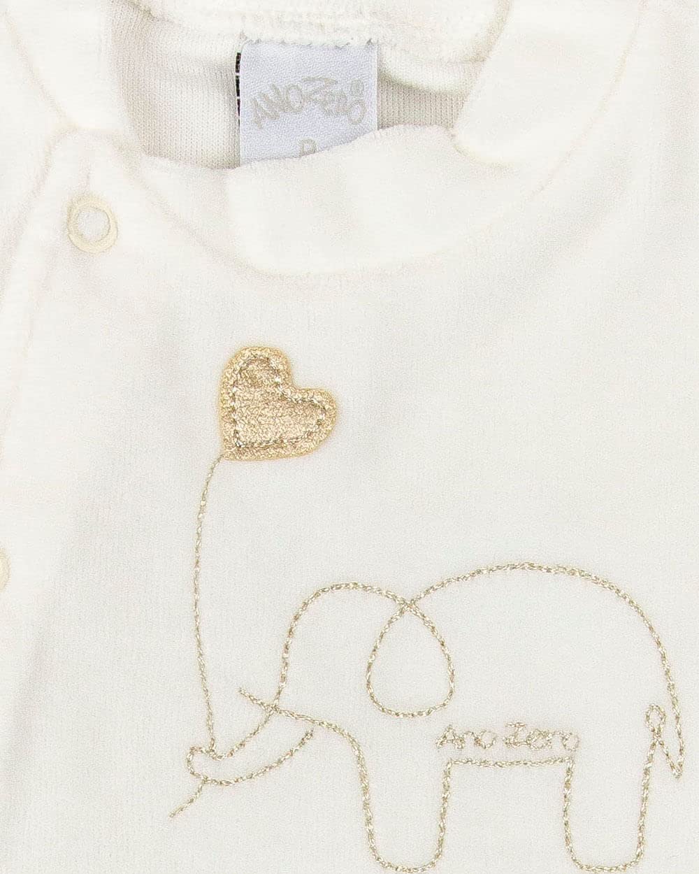 Macacão Bebê Menina em Plush Ano Zero – Bordado de Elefantinho com Coração em promoção! Veja a oferta e mais achadinhos de Bebês 9 Hoje é o melhor dia para comprar Macacão Bebê Menina em Plush Ano Zero – Bordado de Elefantinho com Coração com aquele preço maroto! Promoção! Aproveite a oferta! 9