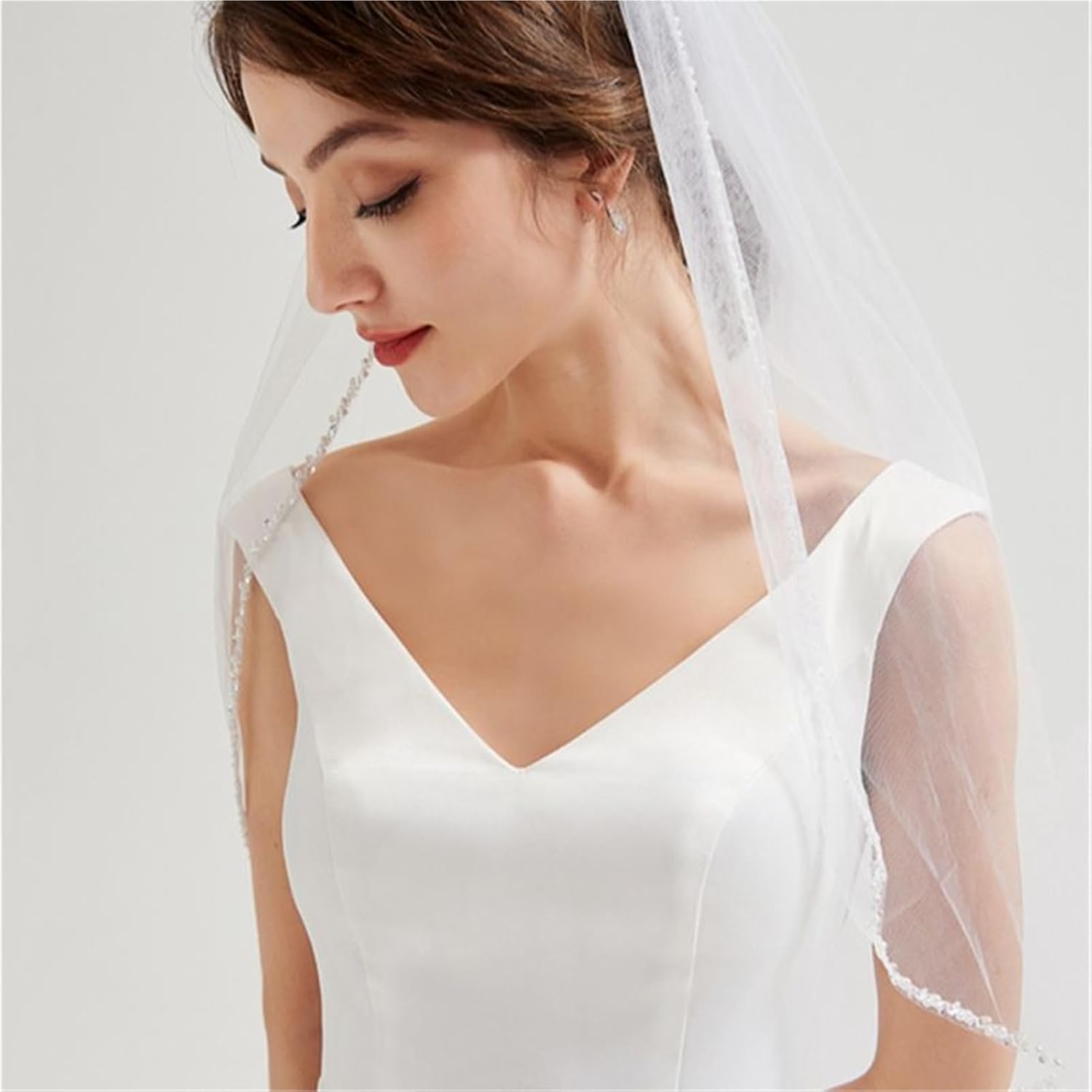 Wedding Veil with Crystal Edge Bridal Veils Pearls Beads Wedding Accessories for Bride