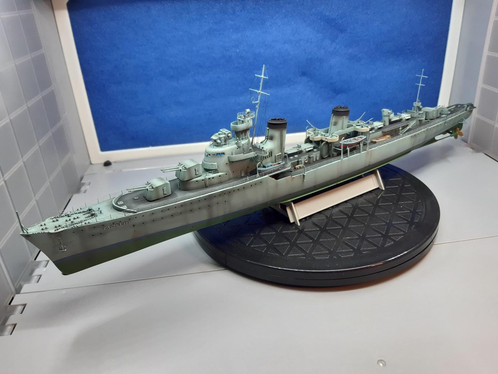 Russian Destroyer Taszkient 1940 Kit di Modellino Nave da Guerra Plastica Scala 1/350, Giocattoli e Regali per Adulti, 15,8 x 2 Pollici