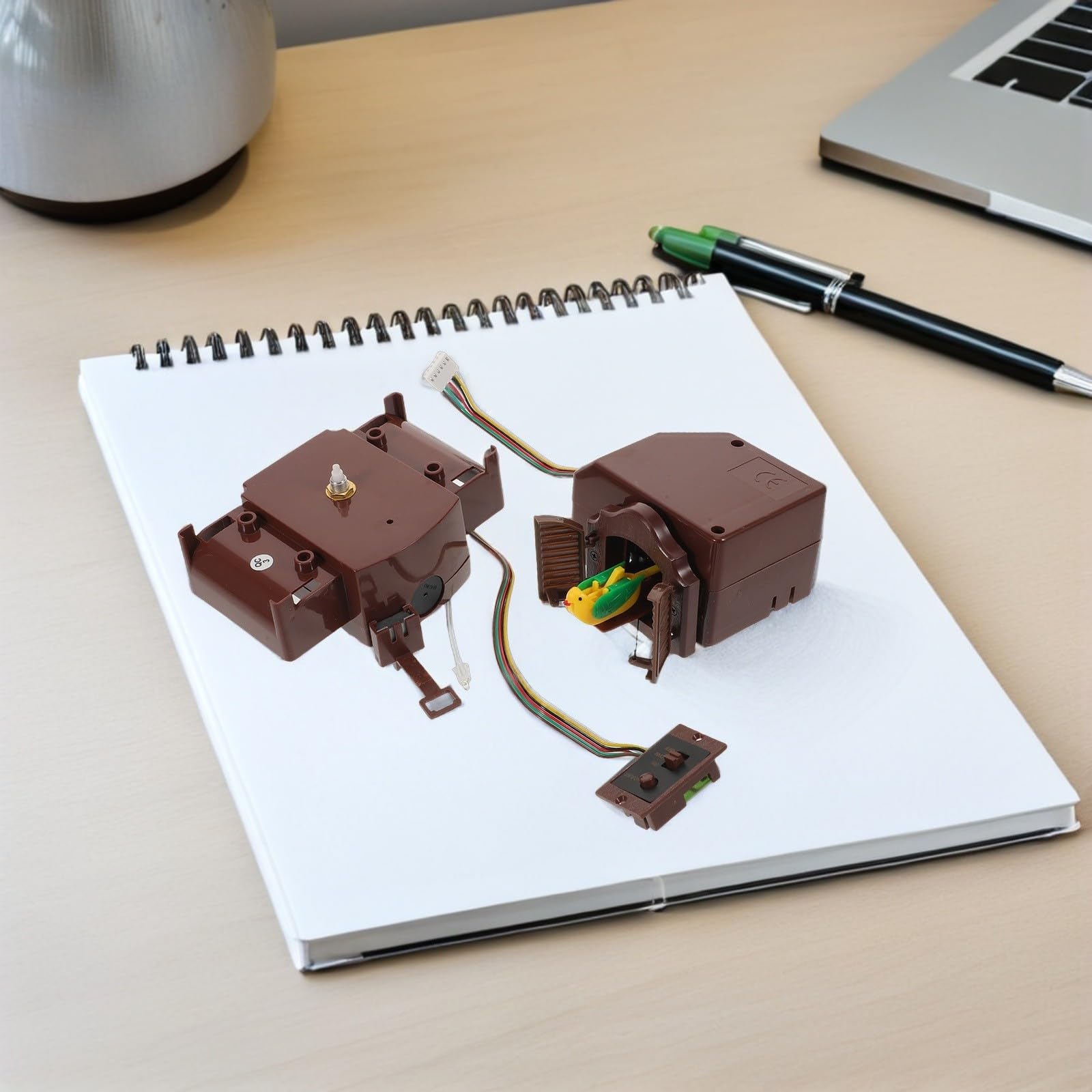 Toyvian Quarz Uhrwerk aus Kunststoff und Metall für Kuckucksuhren Ersatz mit Einfacher Installation Dekorative Funktion für Wohnzimmer und Schlafzimmer