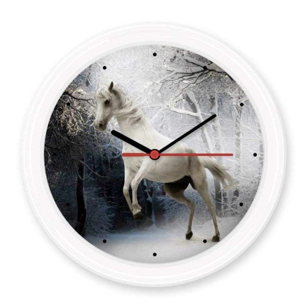 Horloge murale cheval blanc pour sublimer le salon avec un paysage nature et silencieux