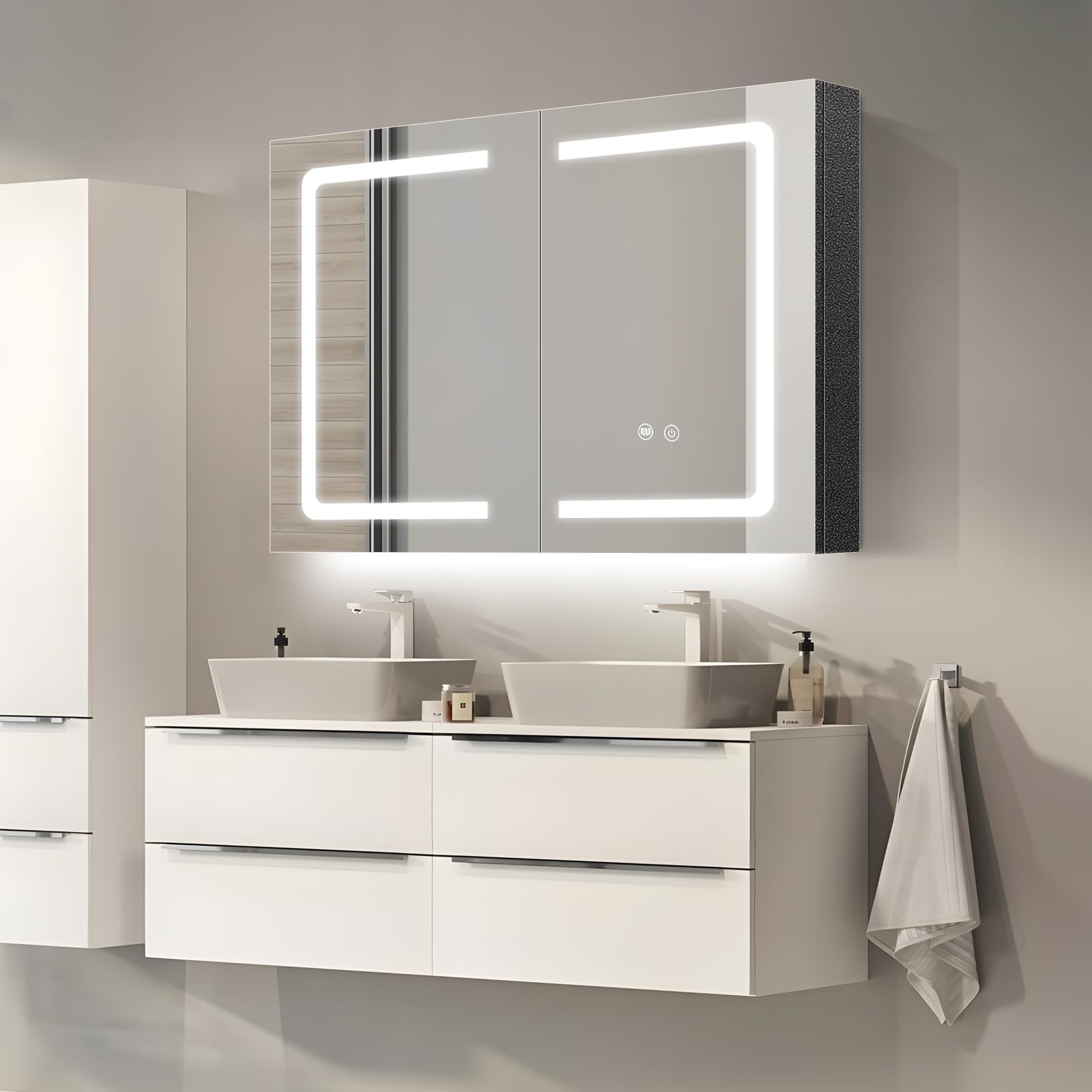 Specchio Bagno Contenitore con LED Luce e Presa Elettrica, 80x60 cm, Armadietto Specchio Bagno con Luce, Mensola Regolabile, 3 Temperature di Colore, Anti Appannamento, Dimmerabile