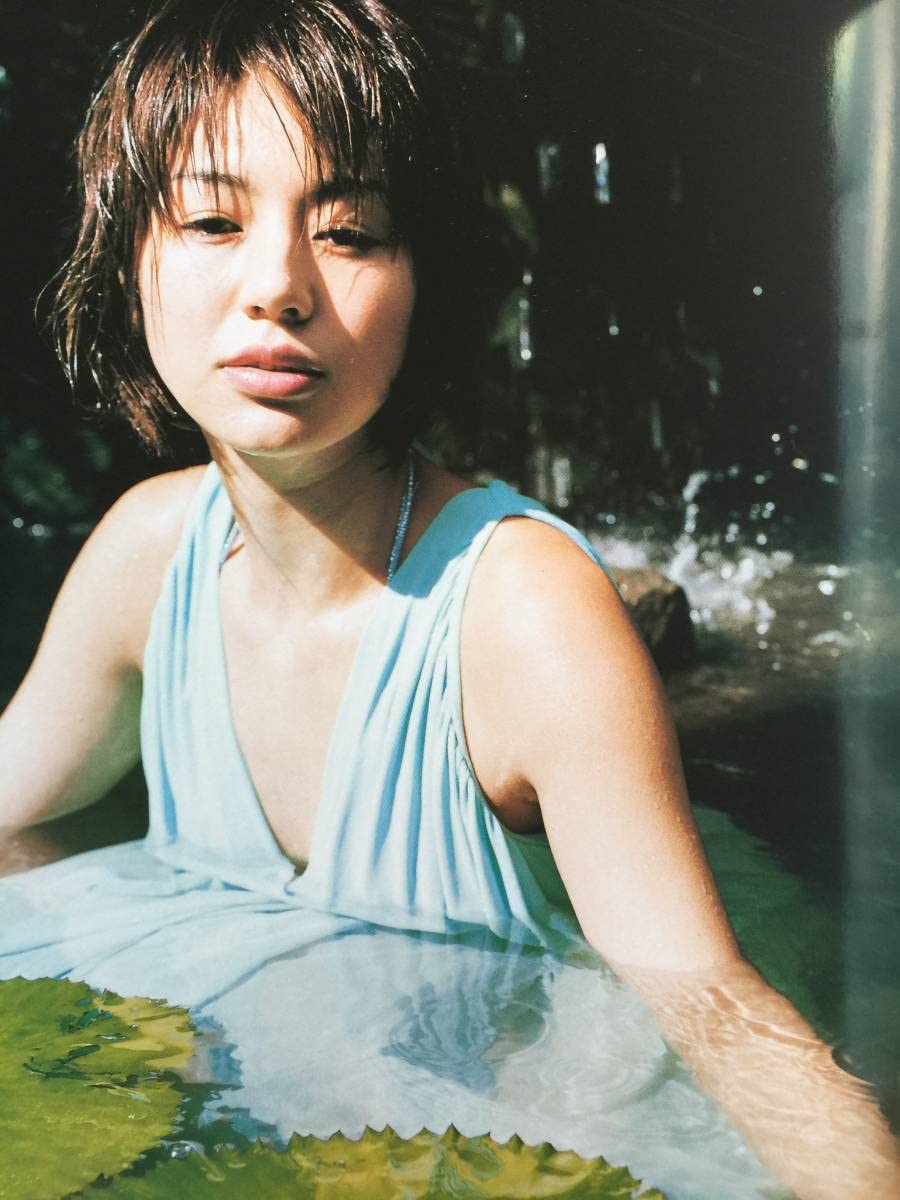 井川遥さん雑誌6冊＋ポスター Amazon.co.jp: 月刊 井川遥SP 特製特大ポスター付 井川遥 : おもちゃ