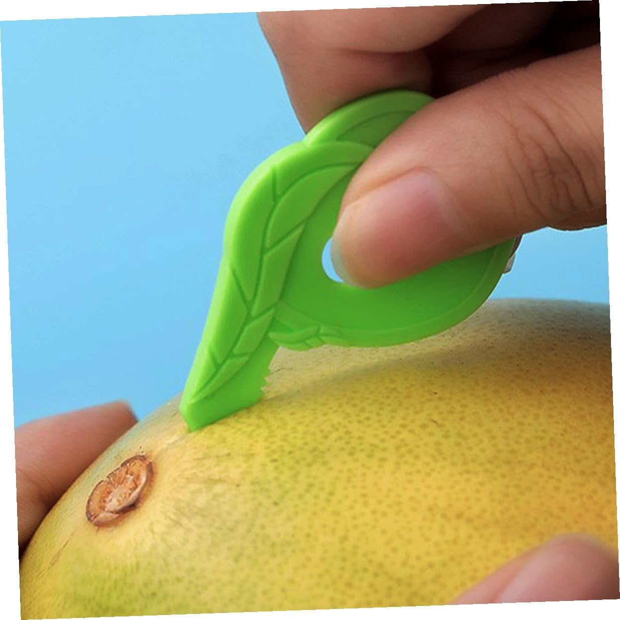 300pcs Portable Citrus Peeler Kitchen Gadget Manual Pomelo Orange Peeling Tool Plastic Fruit Peeling Device for Home Cooking and Fruit Preparation image 3