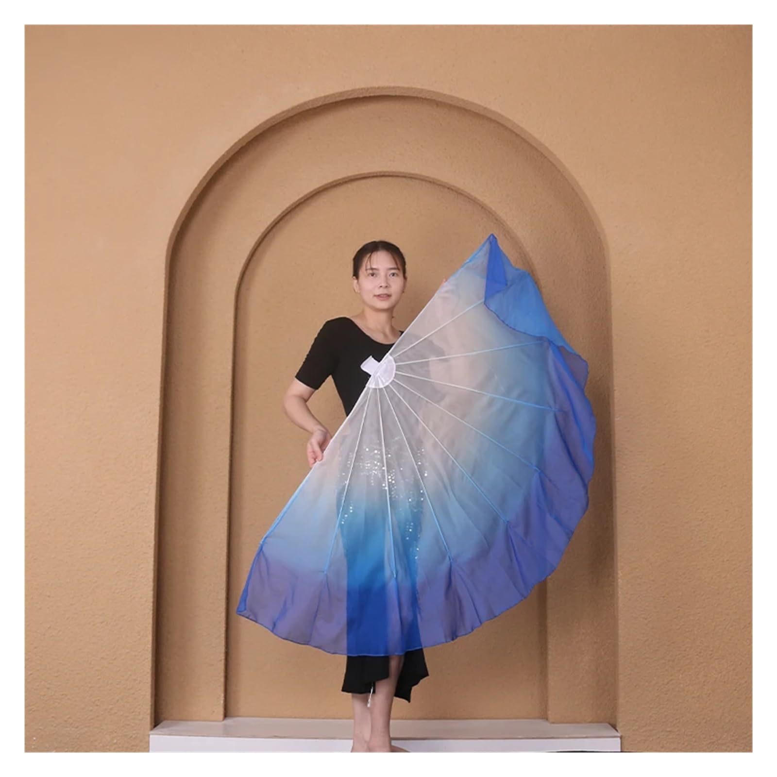 Velo de abanico blanco para danza y espectáculos con movimiento fluido 6