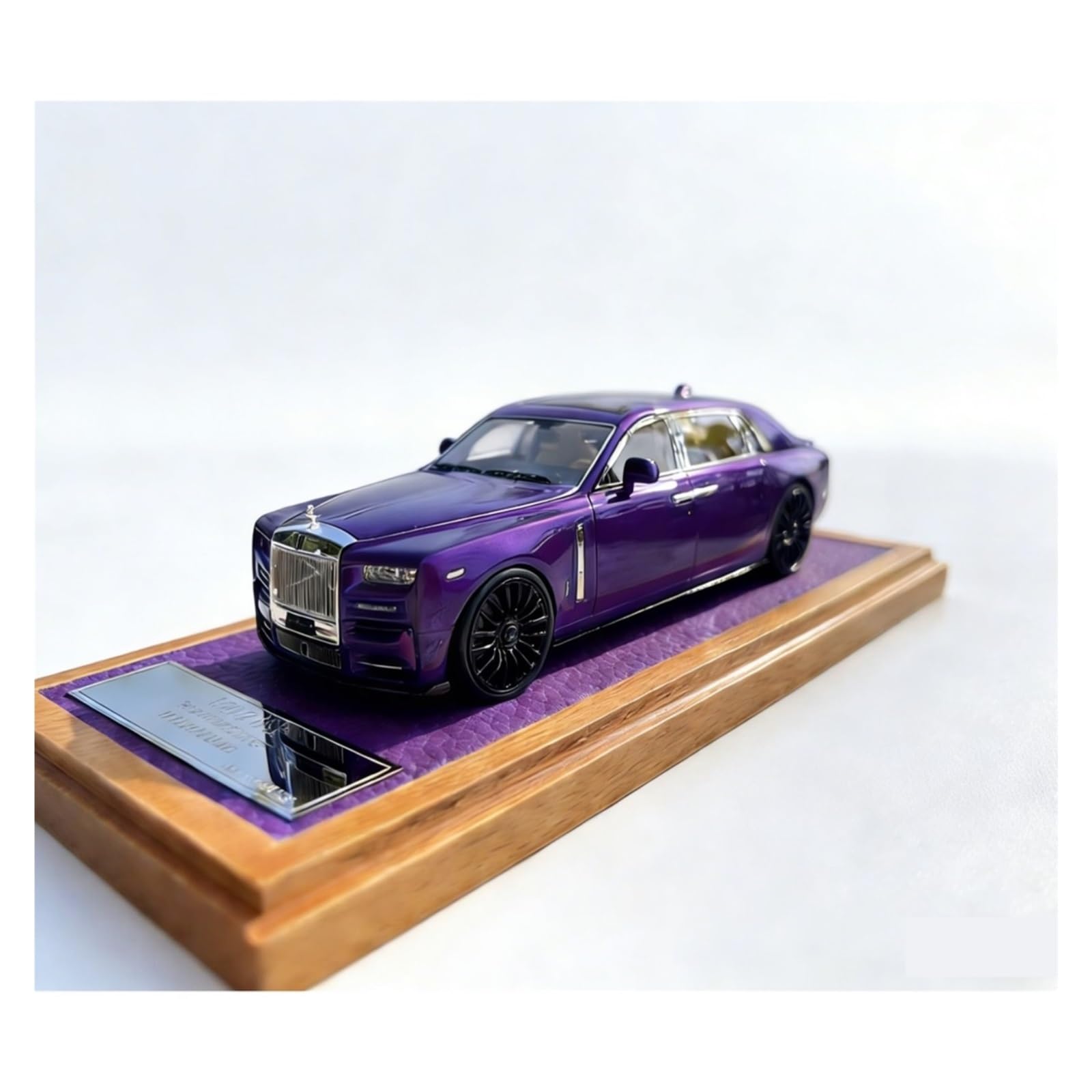 Résine moulée Rolls-Royce Phantom 1:43 : finitions parfaites sans défauts - 8