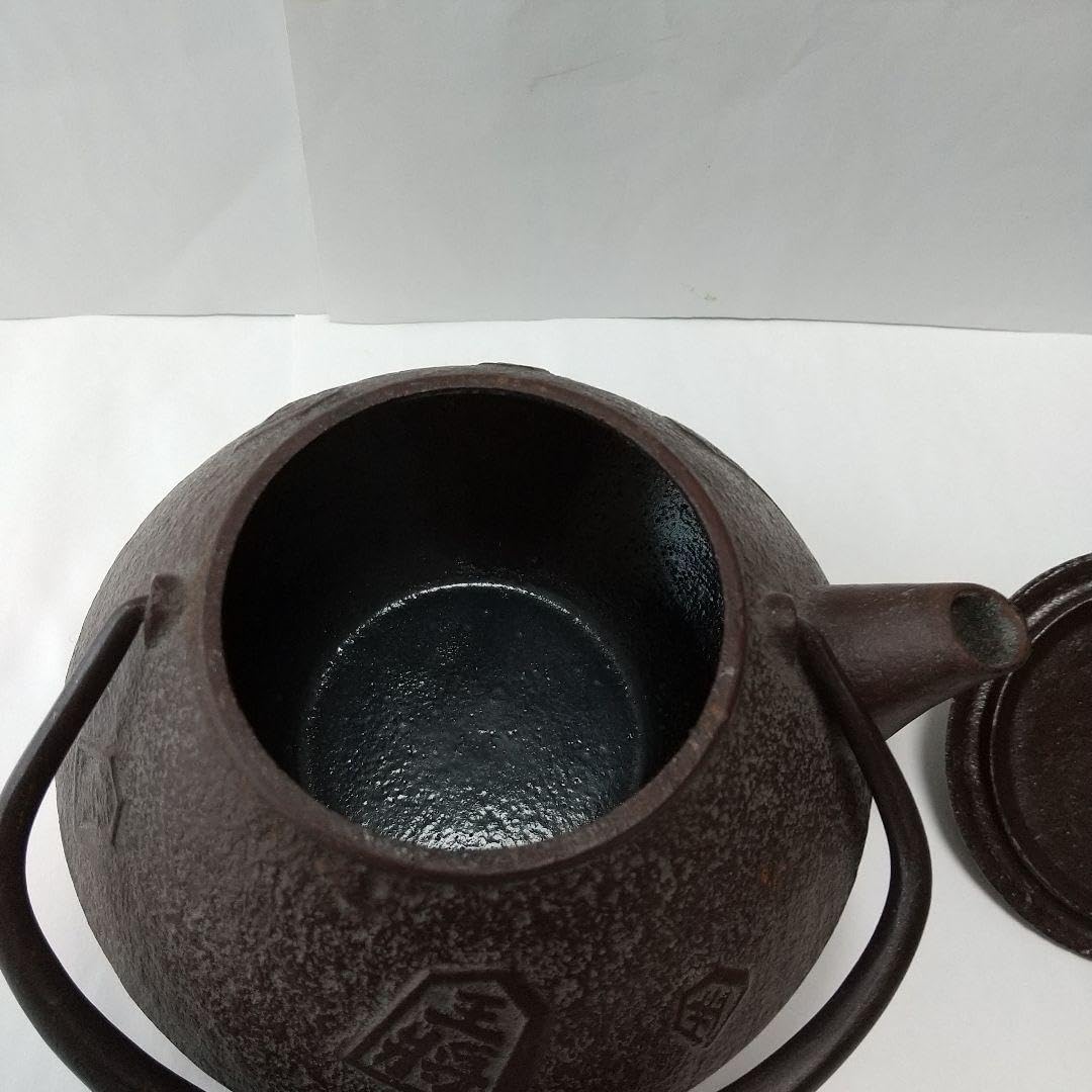 Amazon | 丸久 菊泉堂 南部鉄瓶 南部鉄器 急須 | ノーブランド品 | 鉄瓶