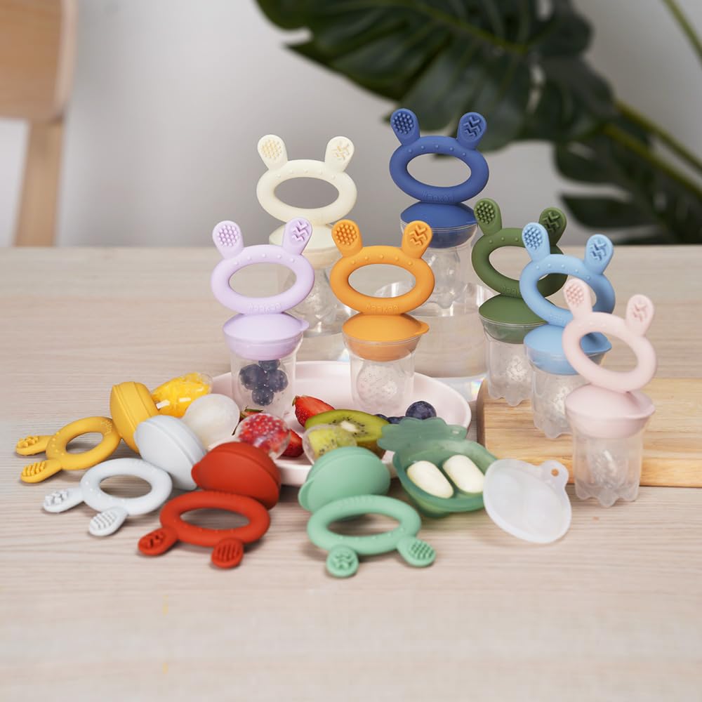 haakaa Mini Kit Freeze and Feed per Frutta e Alimenti+Vassoio Mini Freezer, Stampi per Ghiaccioli al Latte Materno per Dare Sollievo al Bambino, Alimentatore in Silicone /4+ Mesi (BLUSH)