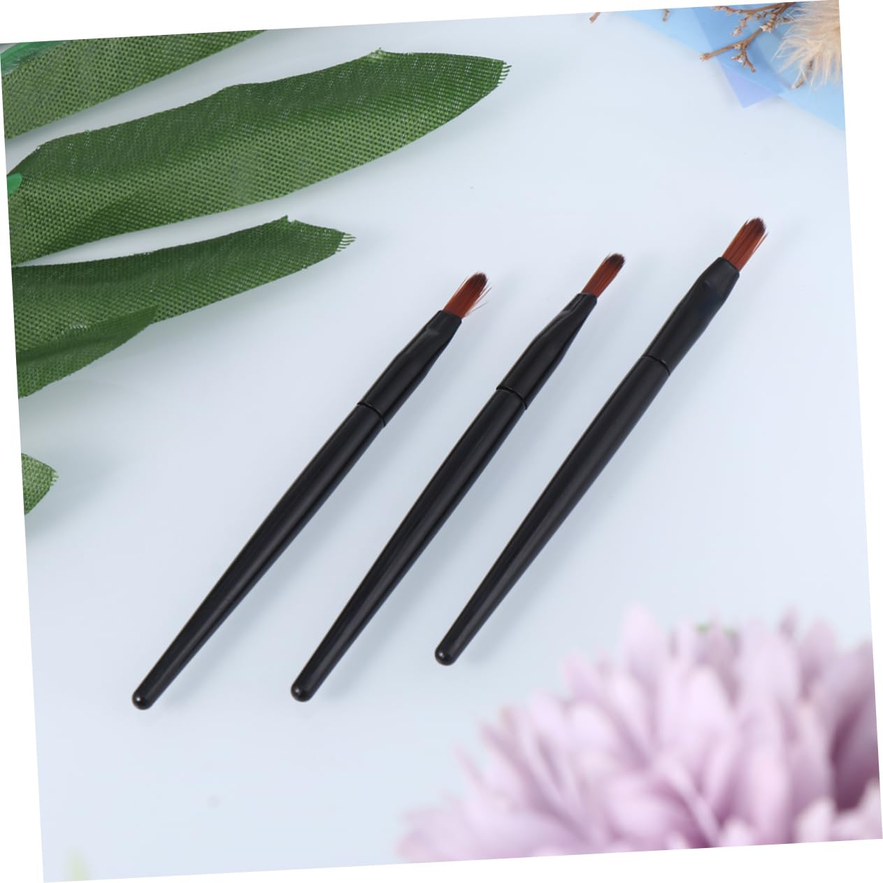TOVINANNA 50pcs Lipstick Applicator Brushes Multi-function Lip Brush for Lipstick Lip Gloss Concealer Portable Gentle Makeup Tool