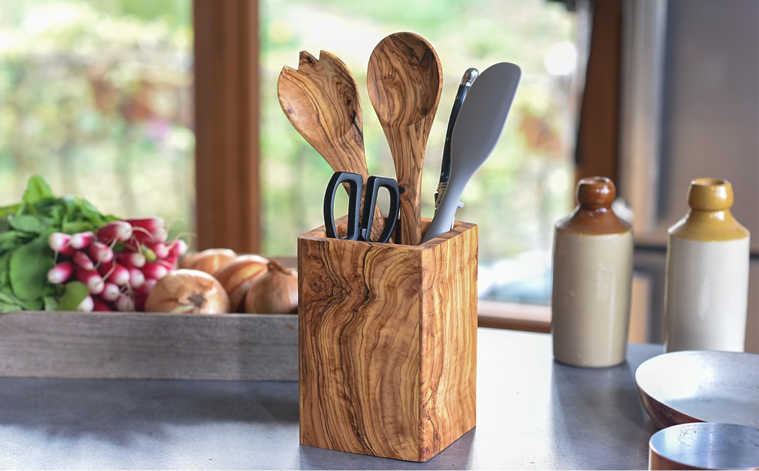 Handgefertigter Utensilienhalter aus Olivenholz, rustikal, stilvoll, Küchenorganizer