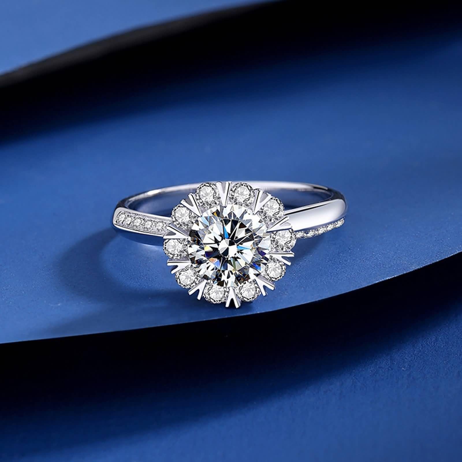 Anello di fidanzamento da donna, delicato e sottile, elegante anello con fiore di moissanite rotondo 1 carati, in argento bianco 18 carati, misura 47 (15,0)
