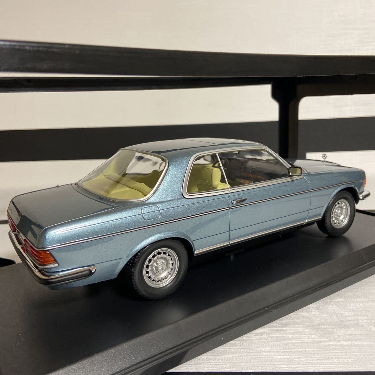 NOREV 1/18 メルセデスベンツ 280SE 1968 Mercedes-Benz 280 SE Black 1/18 Diecast Model Car by