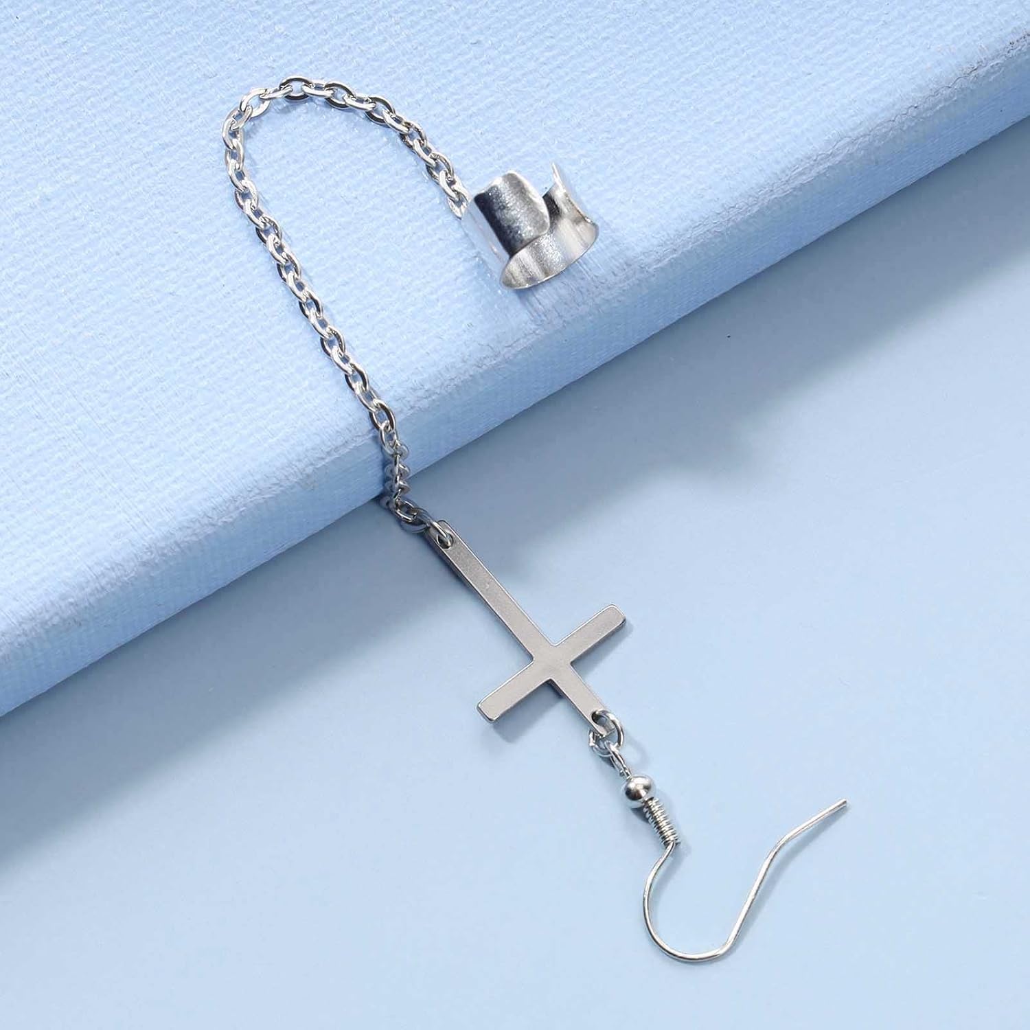 Vintage Cross Cartilage Chain Earrings Silver Long Chain Dangle Earrings Cross Ear Cuff Chain Earrings Helix to Lobe Chain Earrings Jewelry for Women