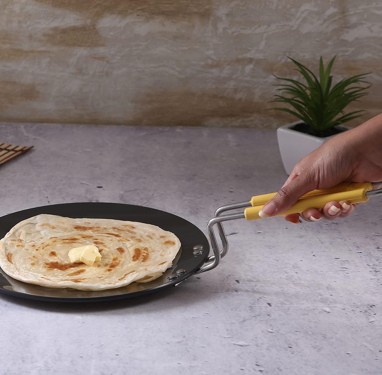 Wonderchef Hard Anodized Indian Cooking Roti Tawa with Riveted Handle; 25cm; Grey