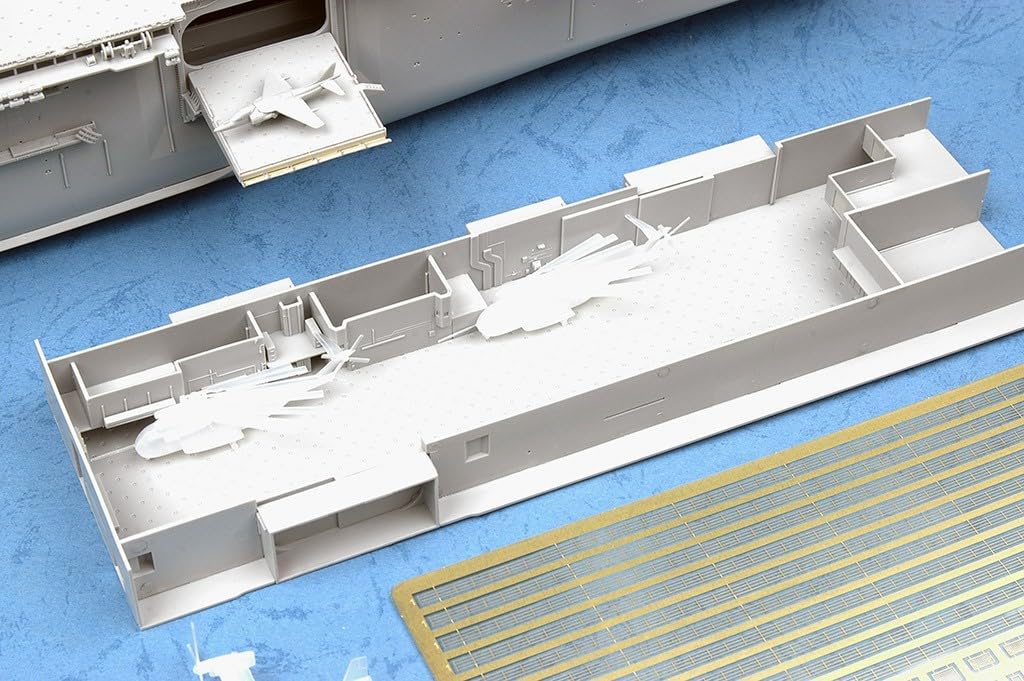 Trumpeter USS Wasp LHD-1 Model Kit