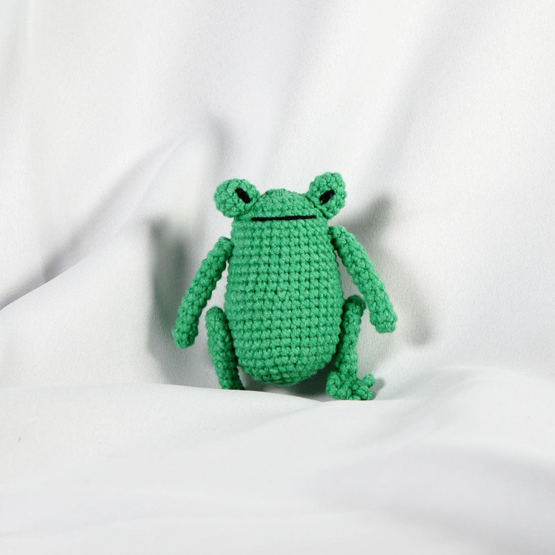 KNITTY CRITTERS Hello Crafts - Pouch Pals - Hiccup Hank Frog - Crochet kit