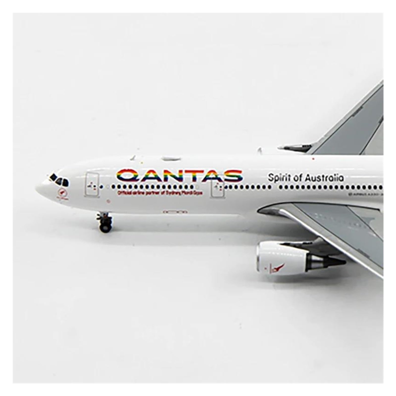 Amazon | 飛行機 模型 完成品 1 400 カンタス航空 A330-300 合金飛行機