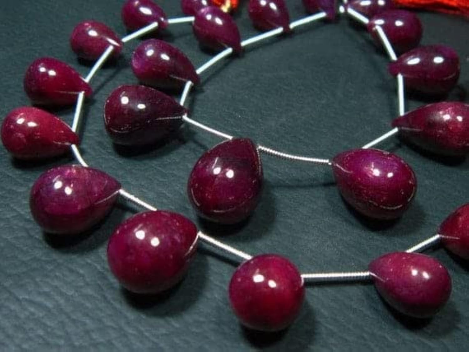 Ruby Smooth Big Tear Drops pour créer vos bijoux de soirée