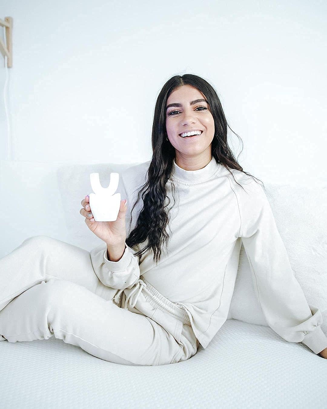 AutoBrush Adults Complete Oral Health System - Whole Mouth Toothbrush, Dental-Grade Teeth Whitening, and Therapeutic Red Gum Light All-in-one Tool (White) : Beauty & Personal Care