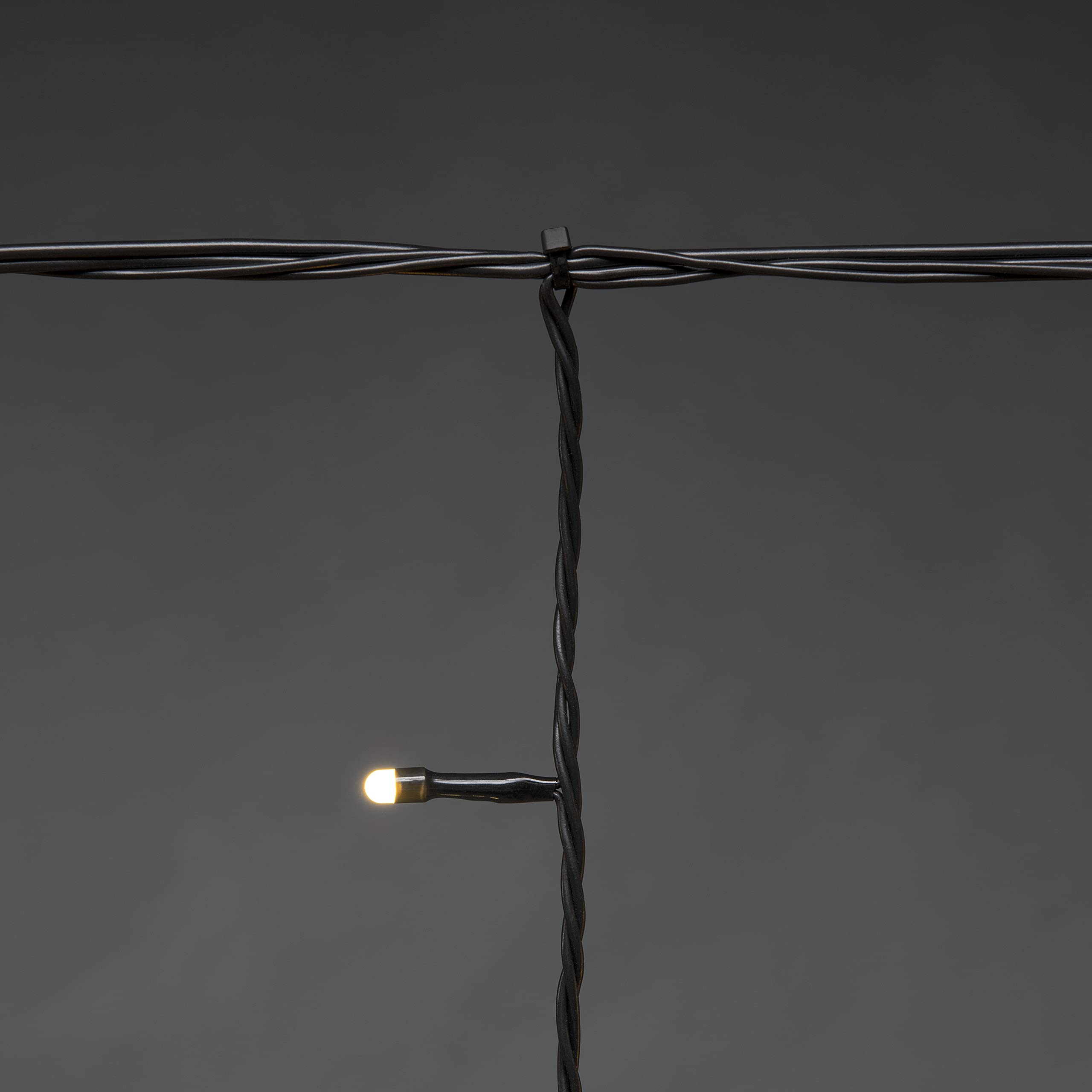 Konstsmide LED System Erweiterung: Eisregenlichterkette, gefrostet, 100 warm weiße Dioden, Außen (IP44), 1, 3W, schwarzes Soft-Kabel - 4811-137