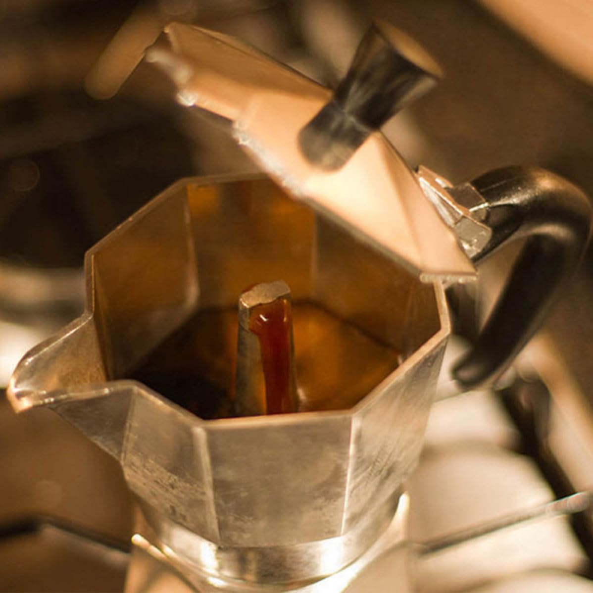 TOYANDONA Moka in Alluminio Argento 600ml a 12 Tazze, Ottagonale | Stile Europeo, Manico Termoresistente, Riempimento Semplice, Pulizia Rapida, Pronta in 3-4 Minuti