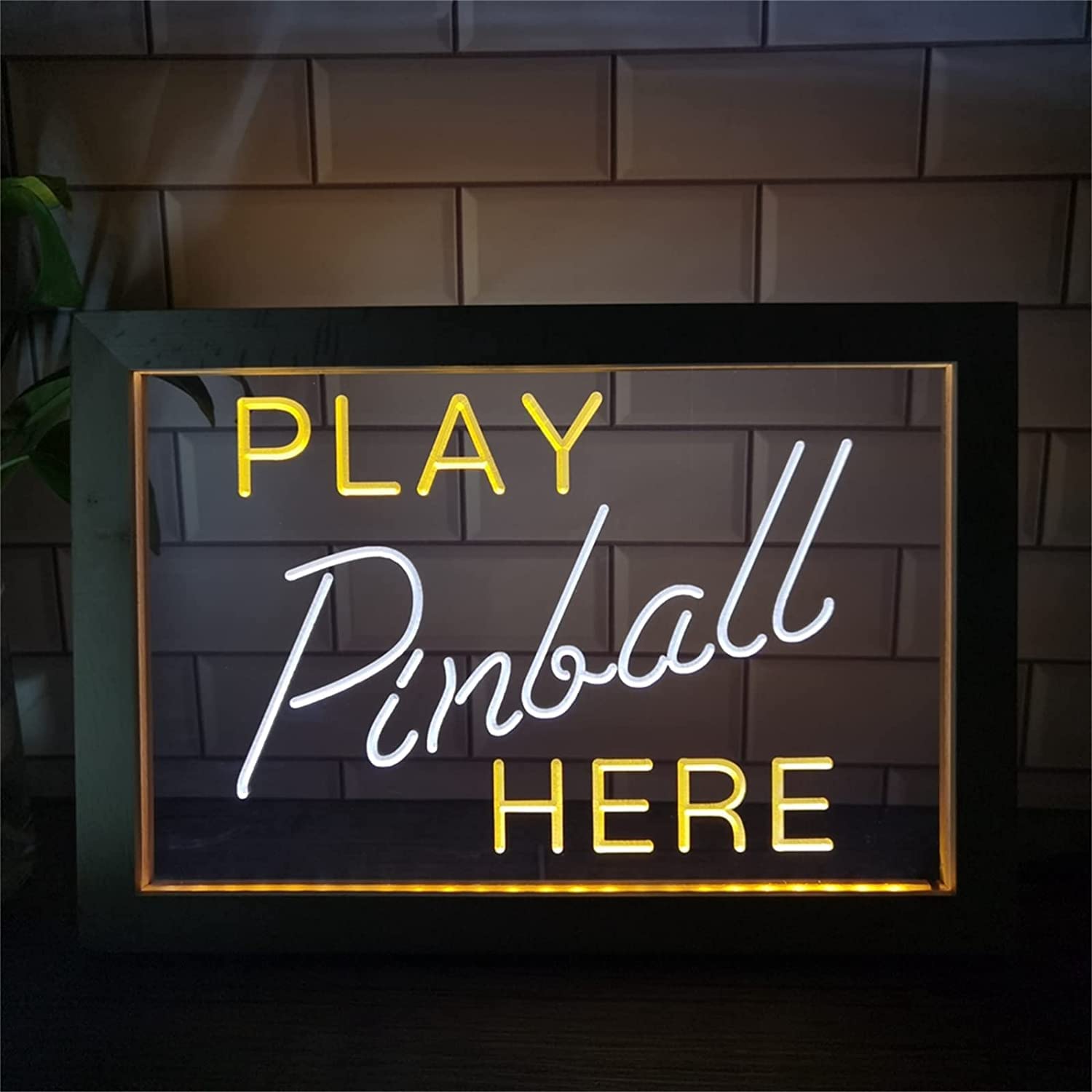 Néon LED Pinball Room pour créer une ambiance salle de jeux à la maison
