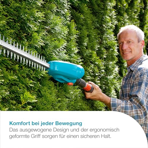 Ergonomischer Griffbereich der Gardena Teleskop-Heckenschere im Praxiseinsatz. - Detailansicht von Gardena THS 42...