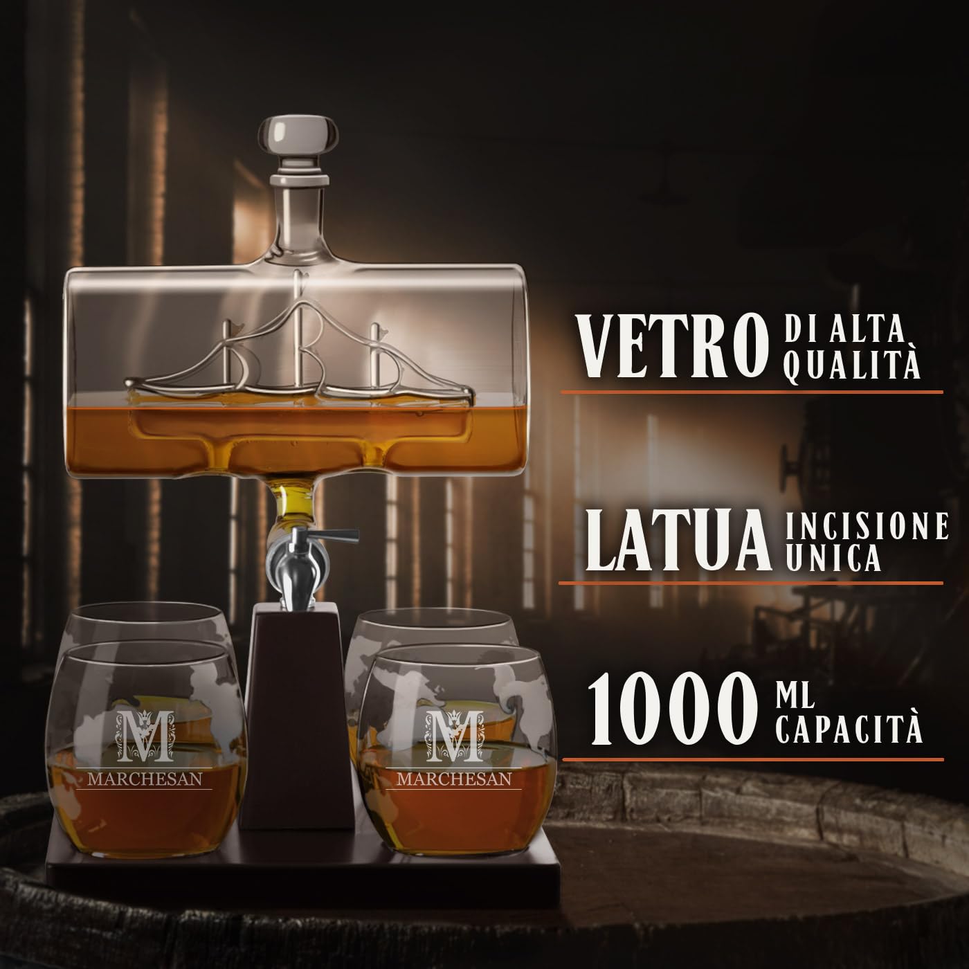 Maverton Decanter per Whisky in vetro - incisione personalizzata - Caraffa da 1000 ml con una nave all’interno + 4 Set bicchieri whisky - idea regalo per l’uomo - nobile