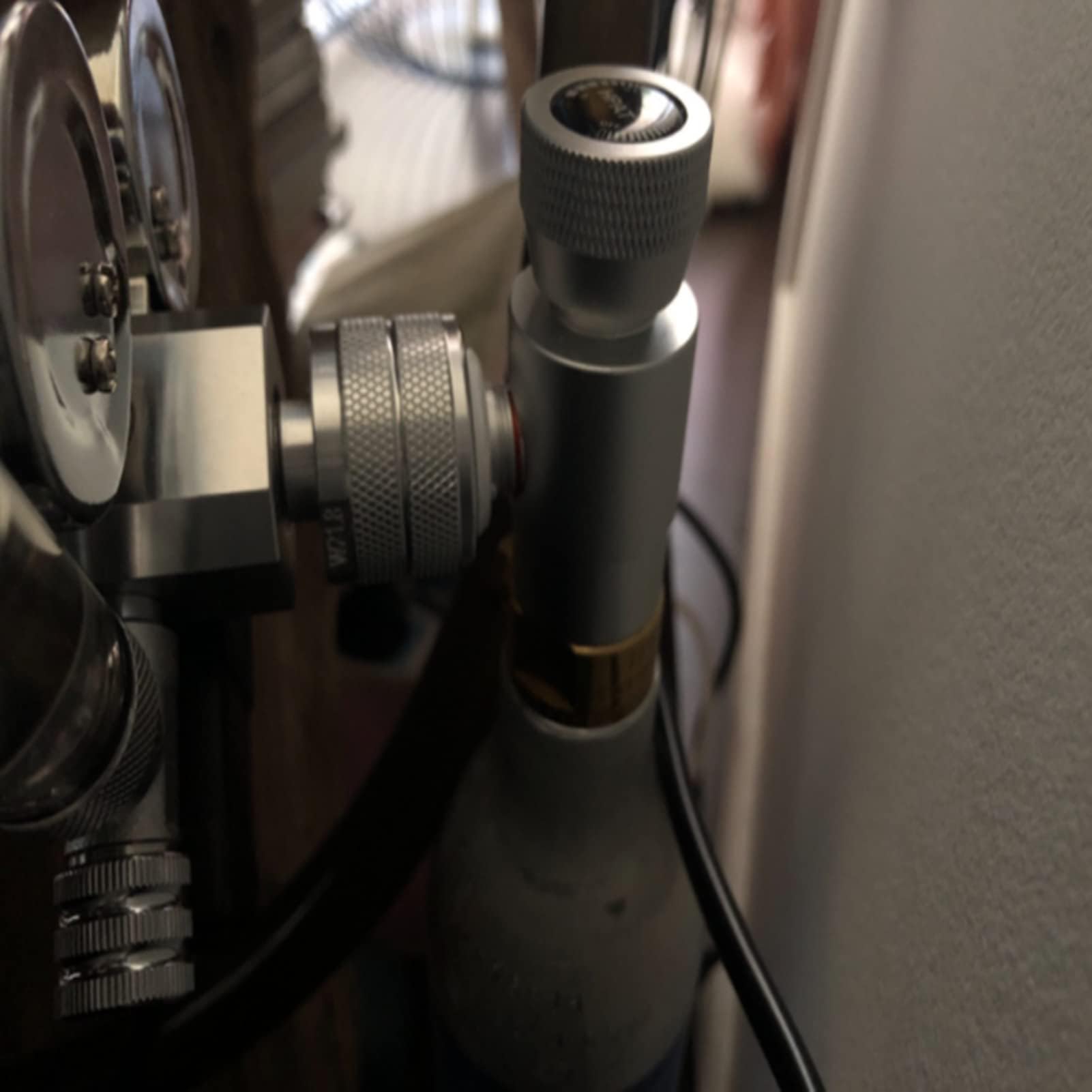 Adattatore CO2 in Metallo per Ricarica Bombole, Regolatore con Valvola di Scarico, Filettatura TR21-4/W21.8-14, Argento