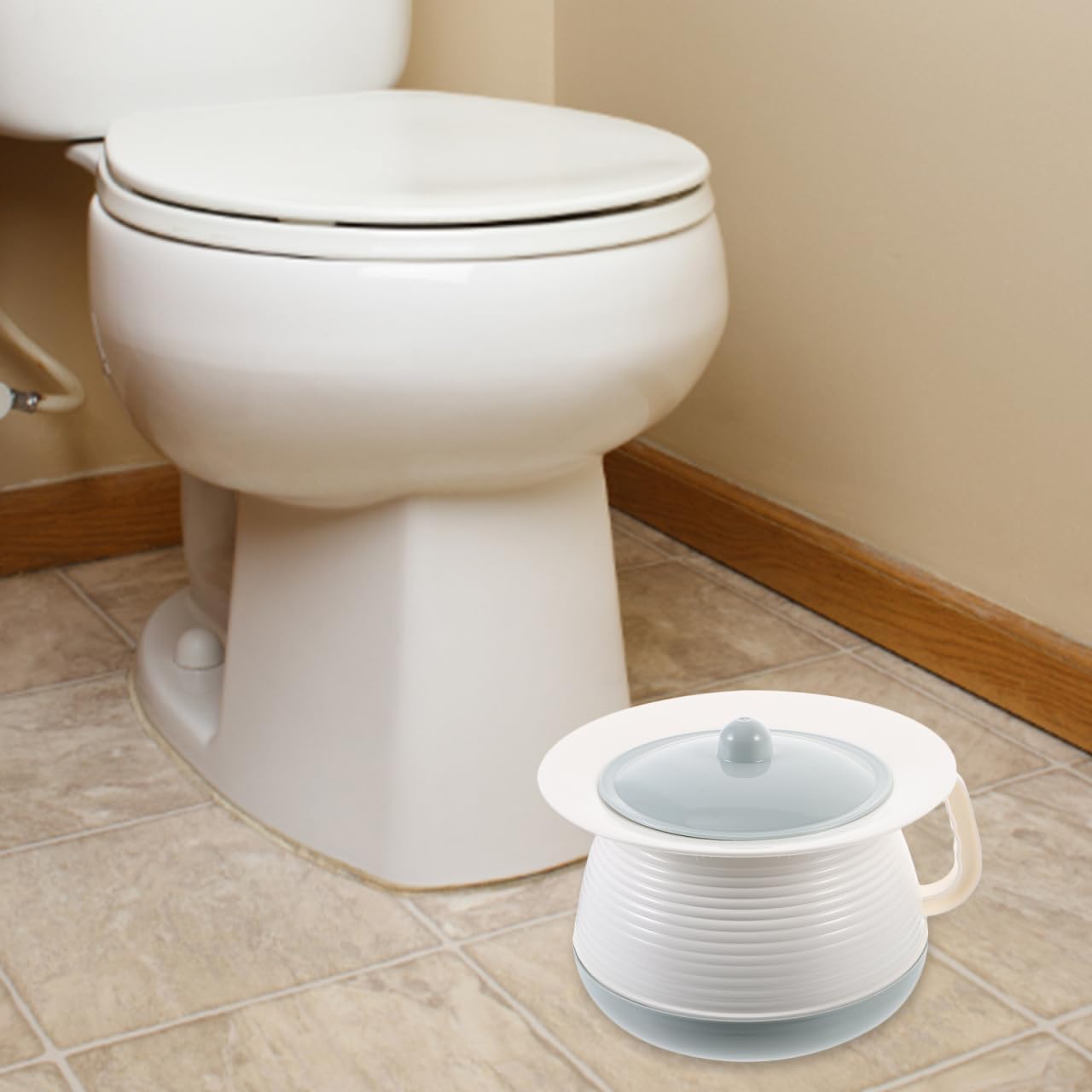 Bedpan Urinal with Handle and Lid Portable Night Spittoon for Adults Elderly Pregnant Women 8.07 X 8.07 X 5.31 in Household Use