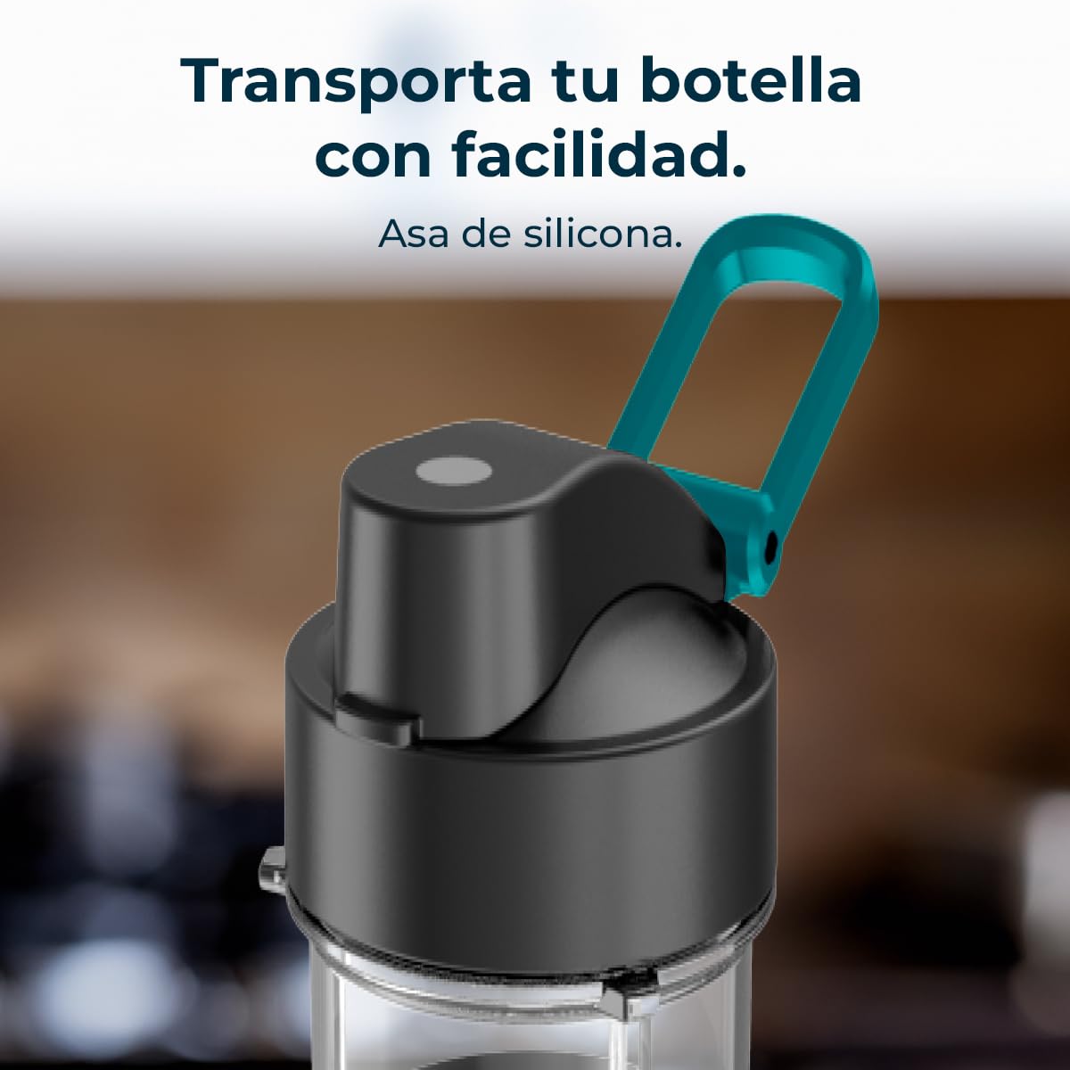 Cecotec Batidora de Vaso Individual Power Titanium 900 ProGo Hand Juice. 900W, 4 Cuchillas Titanio, Pica Hielo, Botella Sport 570ml, Agarre Ergonomico, Tapón Plegable, Asa de Silicona