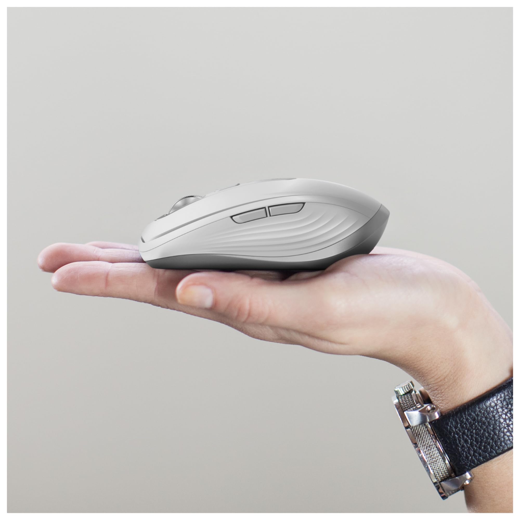Logitech MX Anywhere 3 for Mac | Mouse wireless, scorrimento rapido, ogni superficie, 4K DPI, tasti personalizzabili, USB-C, Bluetooth, Mac/iPad - Grigio