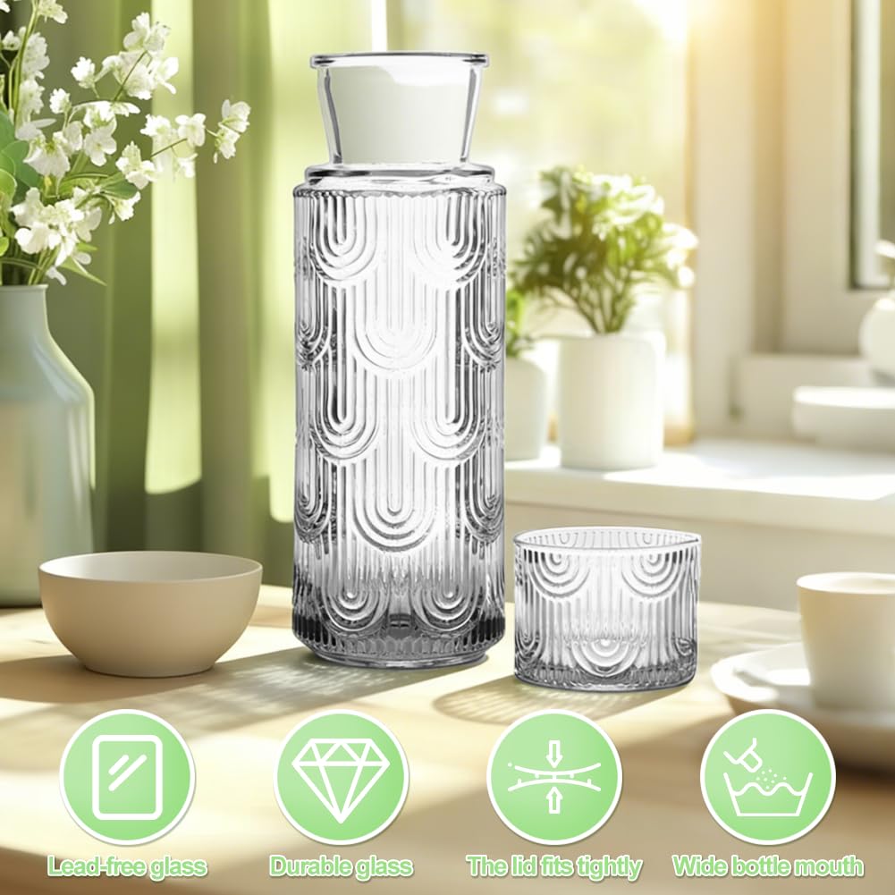 Gluckigluck - Caraffa in vetro con coperchio, set con tazza (630 ml) – vetro borosilicato, caraffa per comodino, per camera degli ospiti, bagno e soggiorno (trasparente)