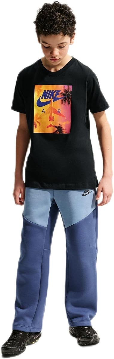 Nike Unisex Big Kids' Sportswear Club Photo Sunrise T-Shirt - Boys and Girls