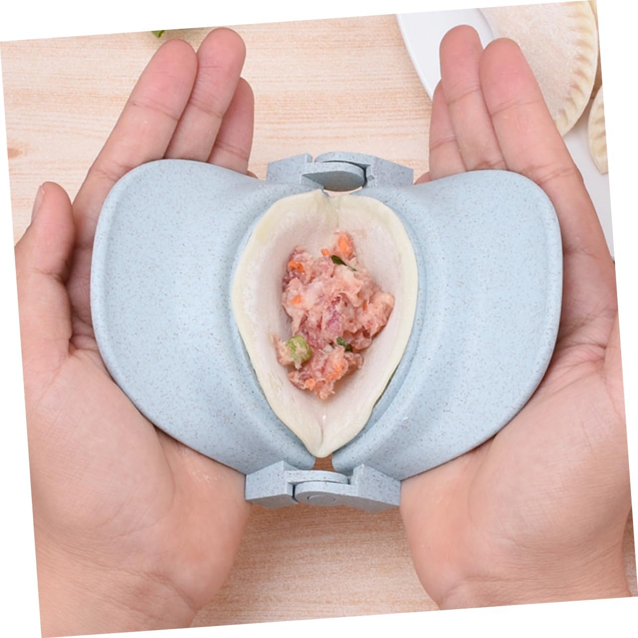 YARNOW 4sets Dumpling Maker Kit Molds and Cutter and Includes Filling Spoon for Dumplings and Empanadas Easy to Use Kitchen Tool