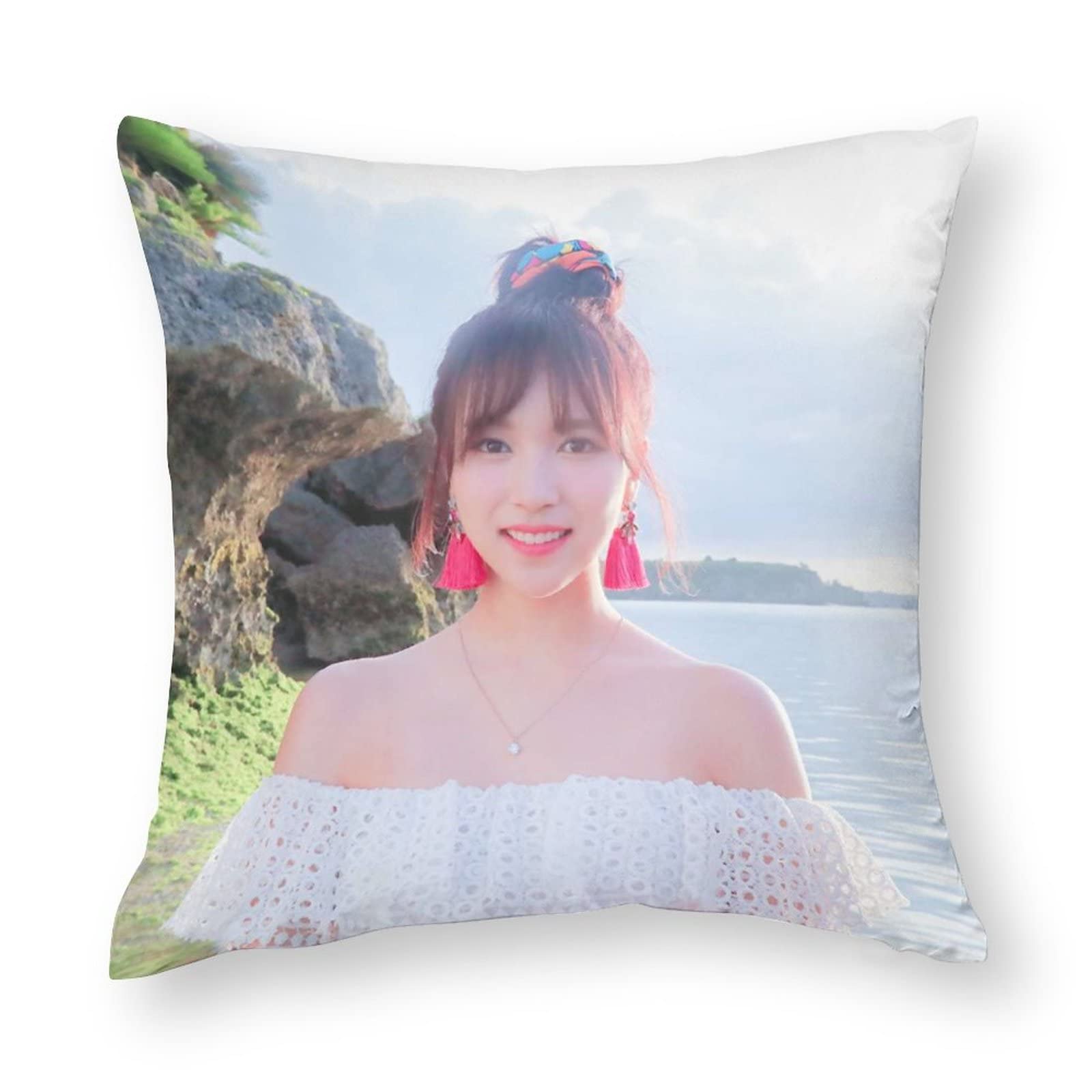 TWICE LOVELYSミナ おひるねクッション　シュシュ　ポシェット TWICE ミナ クッション TWICE LOVELYSミナ おひるねクッション