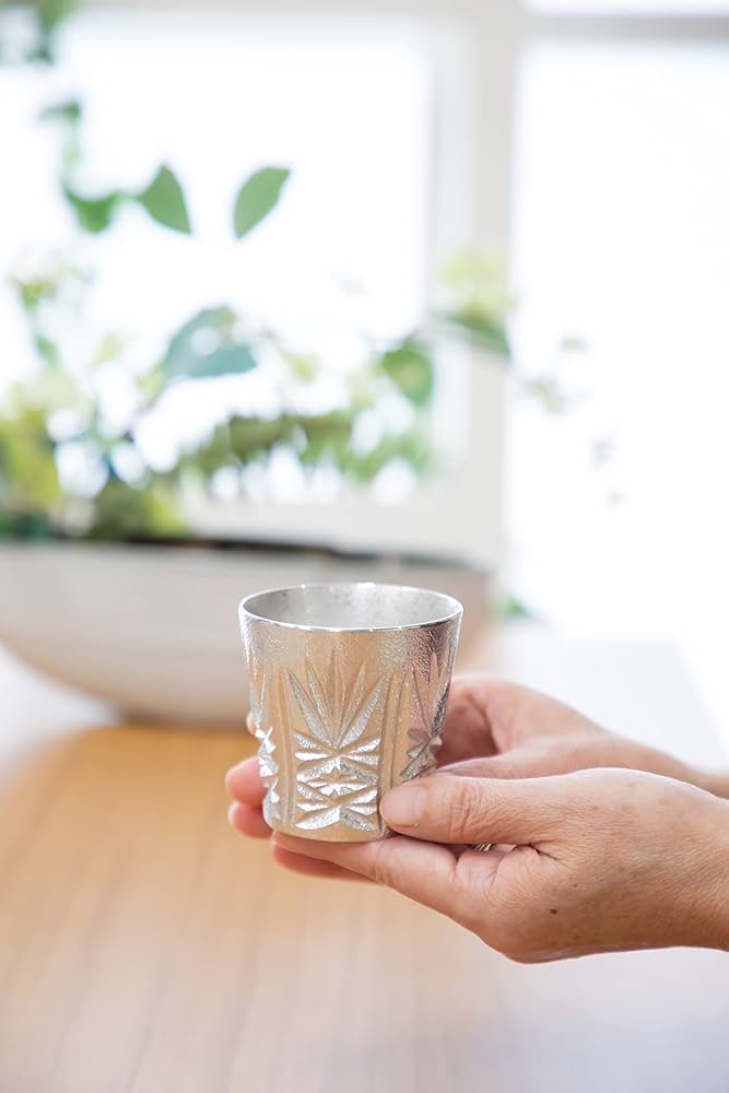 切子グラス2個セット Amazon｜薩摩錫器工芸館 薩摩錫器 切子 グラス 2個セット 漆藍色