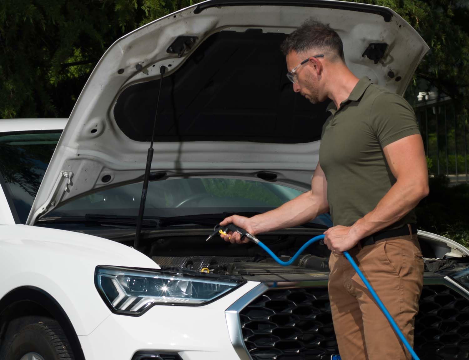 MICHELIN, Kit Accessori per Compressore 8 Pezzi (Include Tubo a Spirale 5m Completo di Attacchi Rapidi, Pistola di Gonfiaggio, Pistola di Soffiaggio, Aerografo a Gravità, Pistola di Lavaggio, 3 Ugelli