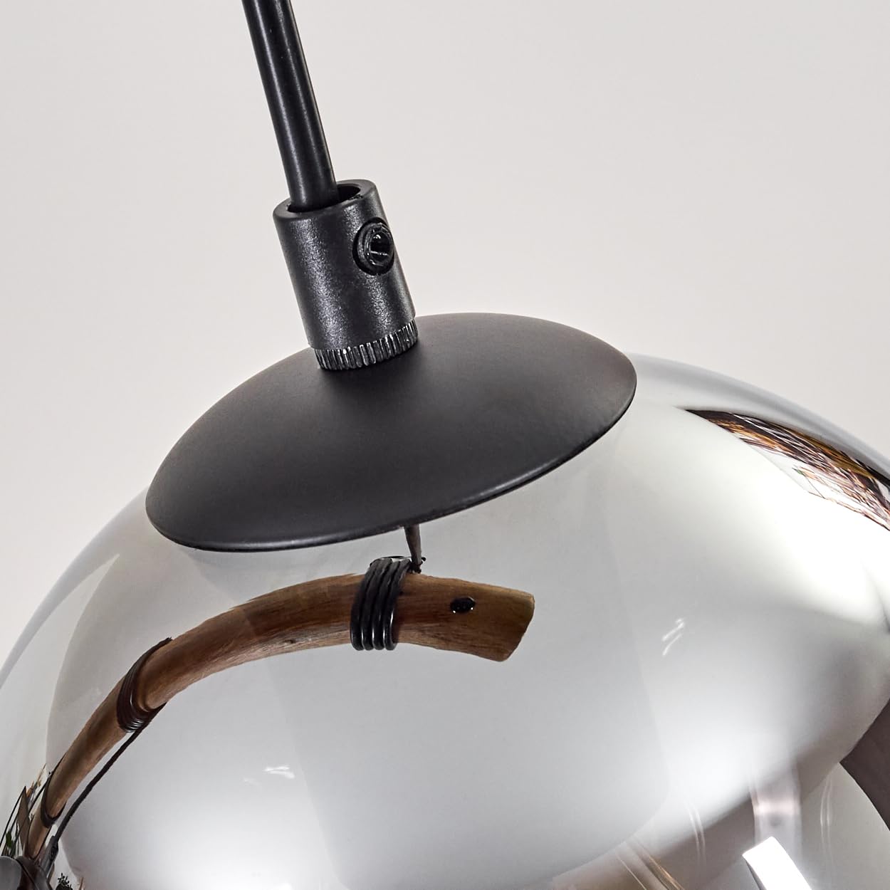 HOFSTEIN Pendelleuchte Koyoto, 4-flammige Hängelampe aus Metall/Holz/Glas in Schwarz/Natur/Rauch/Klar, Hängeleuchte mit Glasschirmen und Holzbalken, Höhe max. 150cm, E27, Esszimmer, Wohnzimmer, Küche