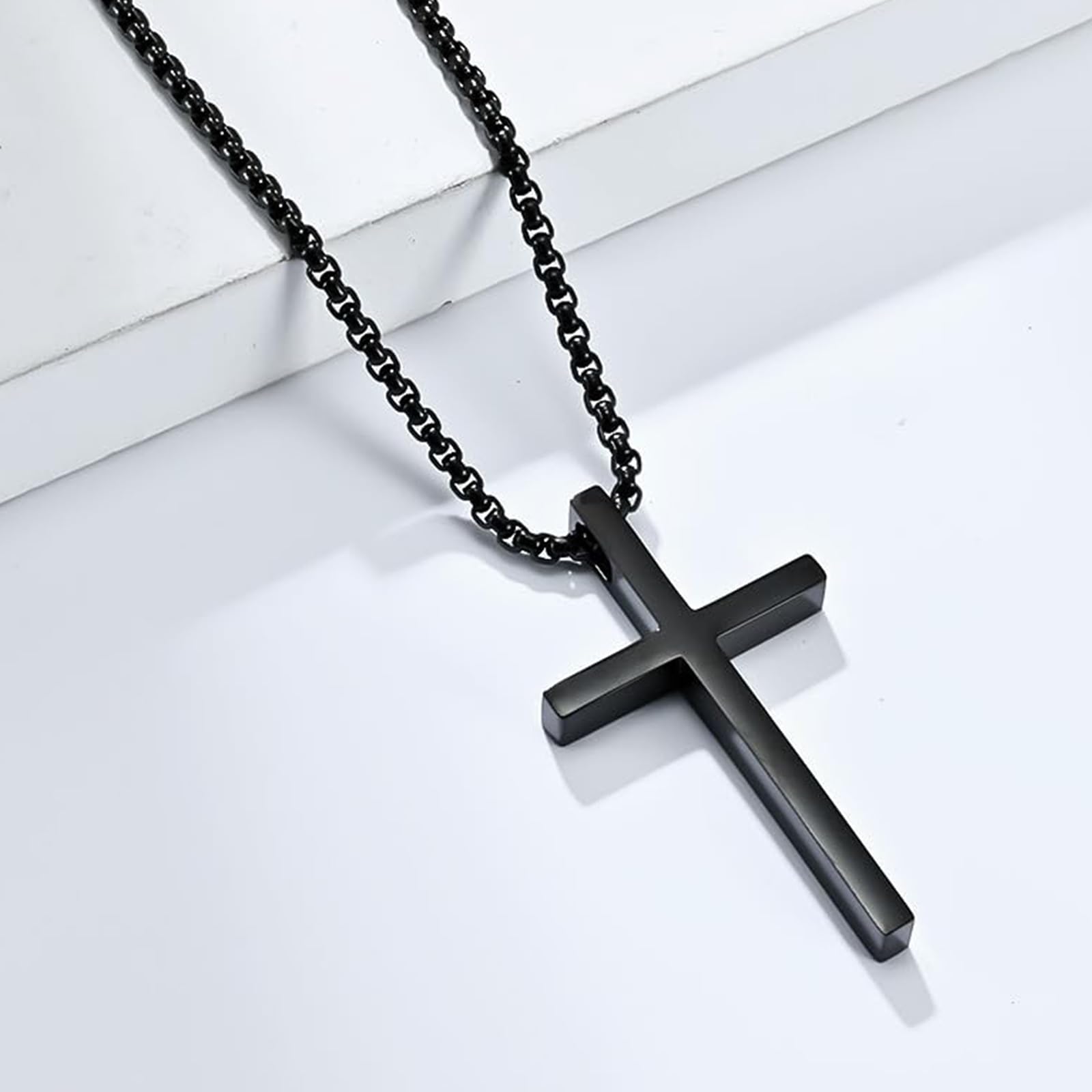 Moguri Naszyjnik z krzyżykiem dla mężczyzn, 60 cm, ze stali nierdzewnej, wisiorek, łańcuszek, biżuteria, pudełko prezentowe dla chłopców, zawiera 1 łańcuszek zastępczy o długości 45 cm, czarny