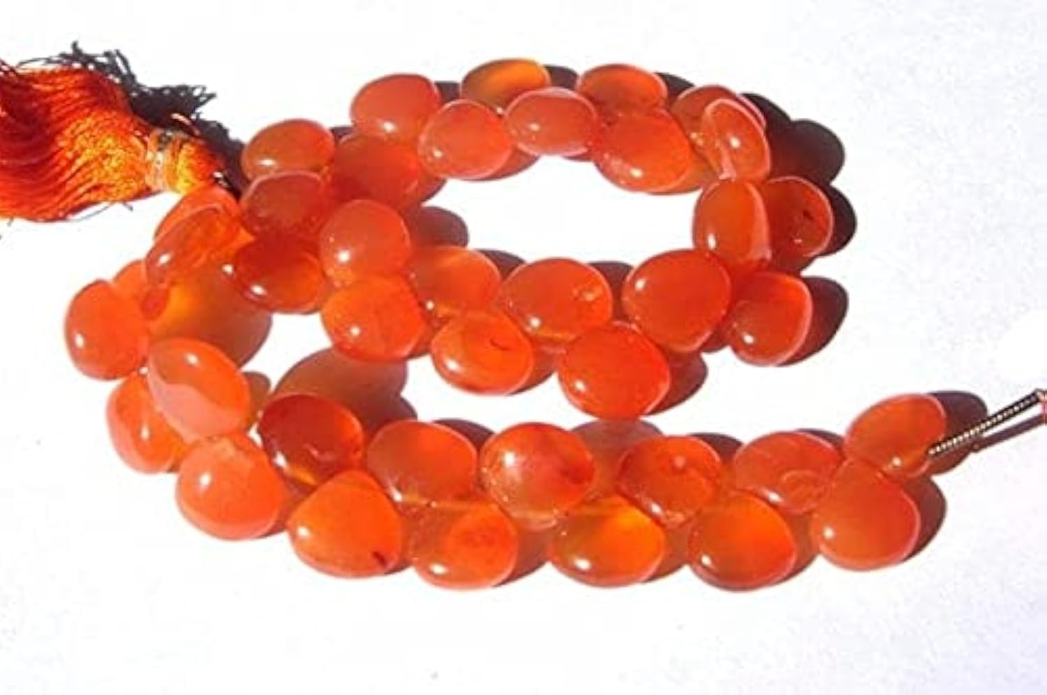 Cornaline véritable orange en rang de 8 pouces, perles cœurs briolettes lisses 8-11mm